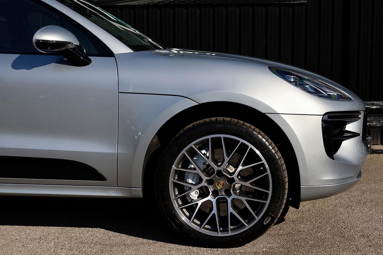 Porsche Macan view 18