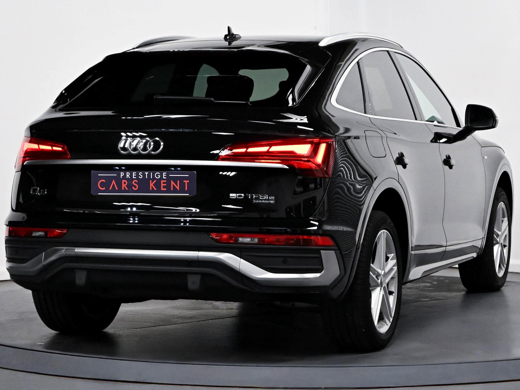 Audi Q5 view 18