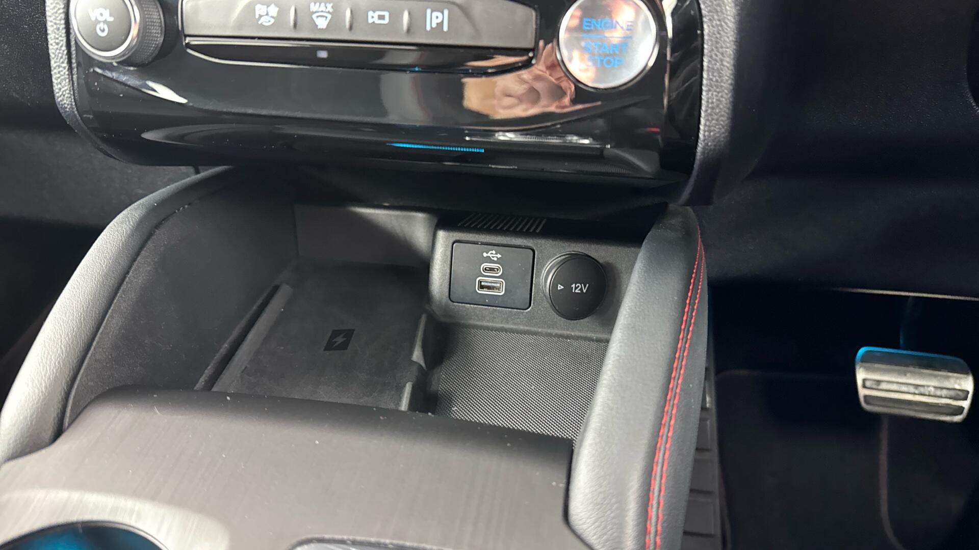 Ford Kuga view 32