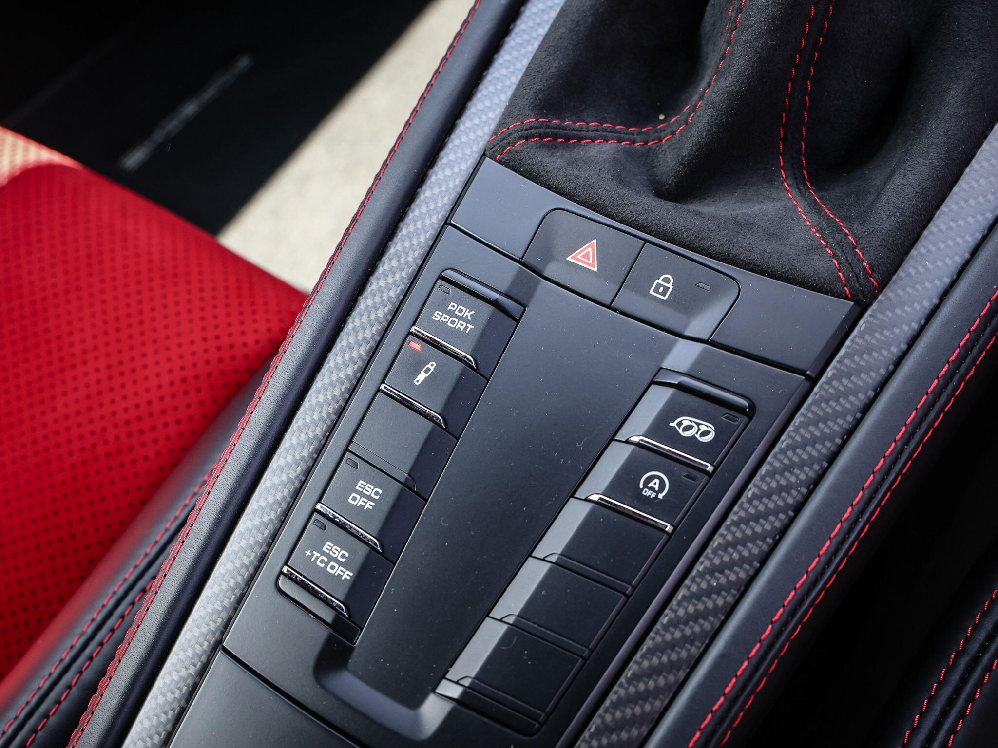Porsche 718 Spyder view 41