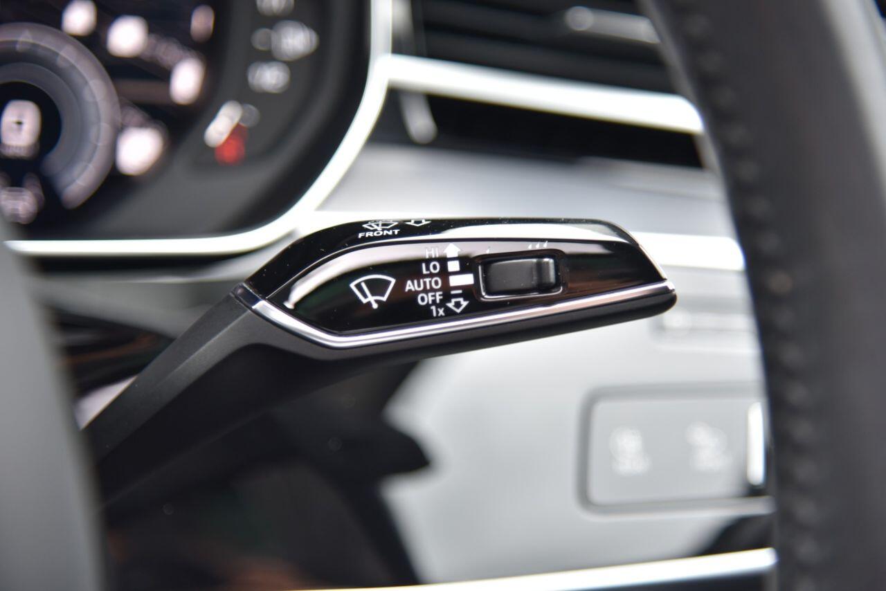 Audi A8 view 35