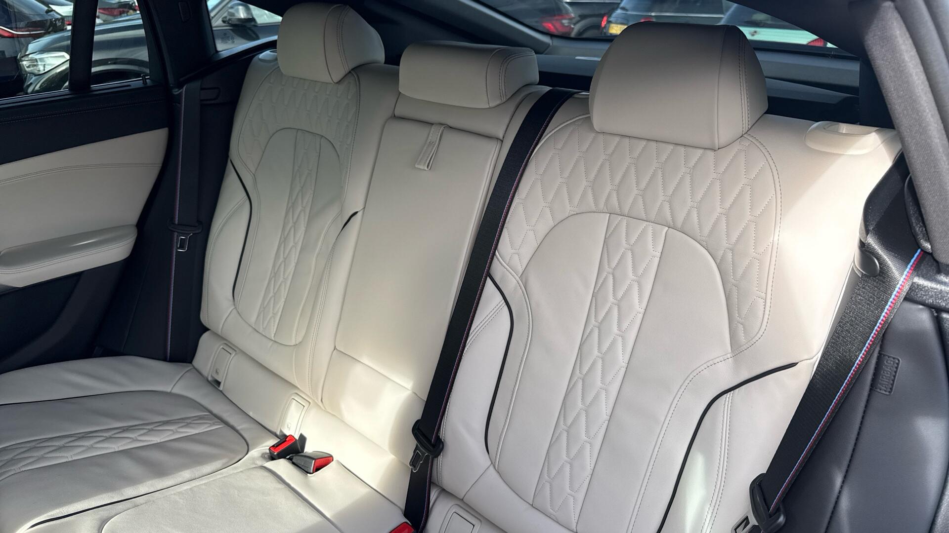 BMW X6 view 16