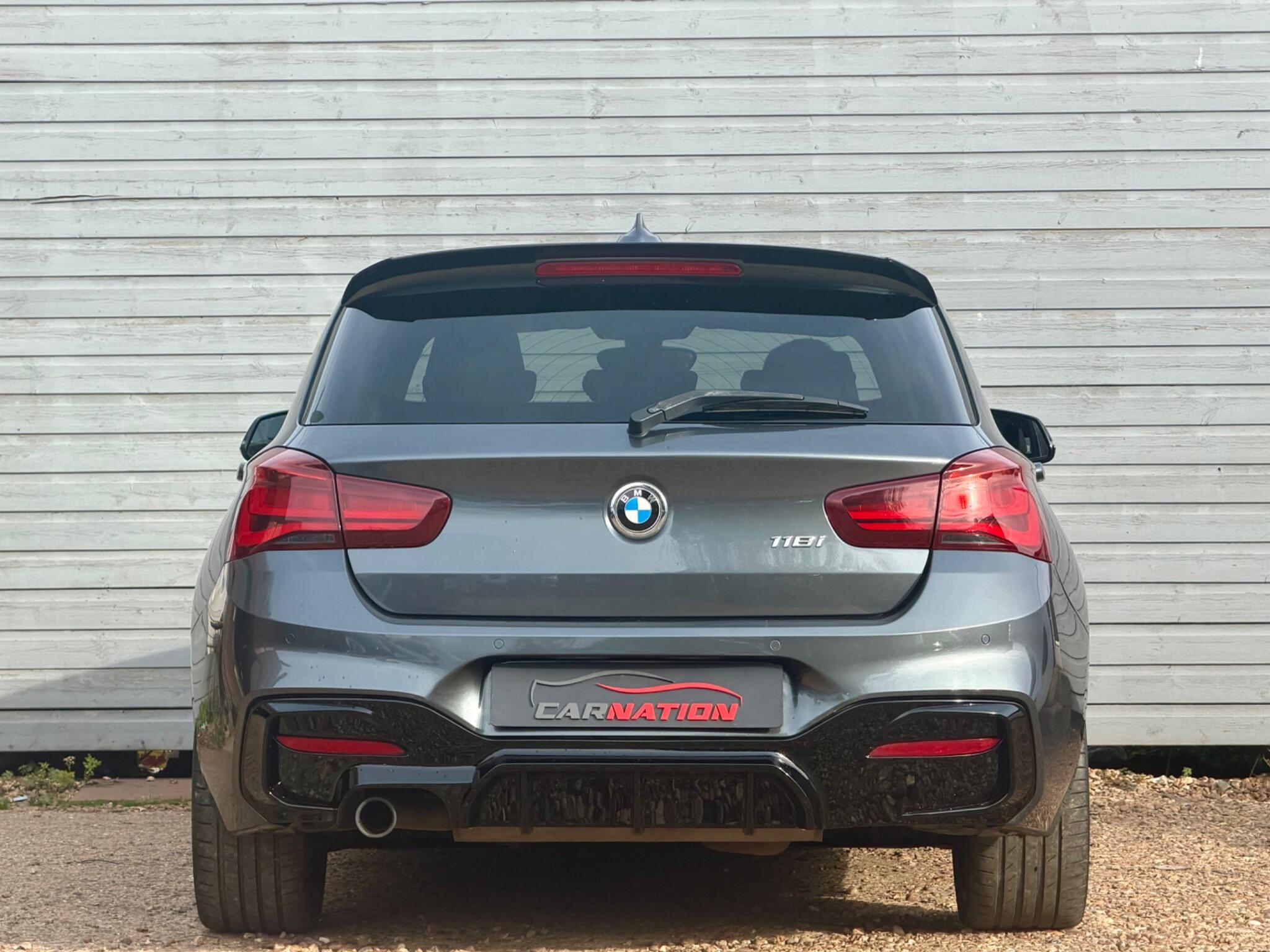 BMW 1 Series view 6