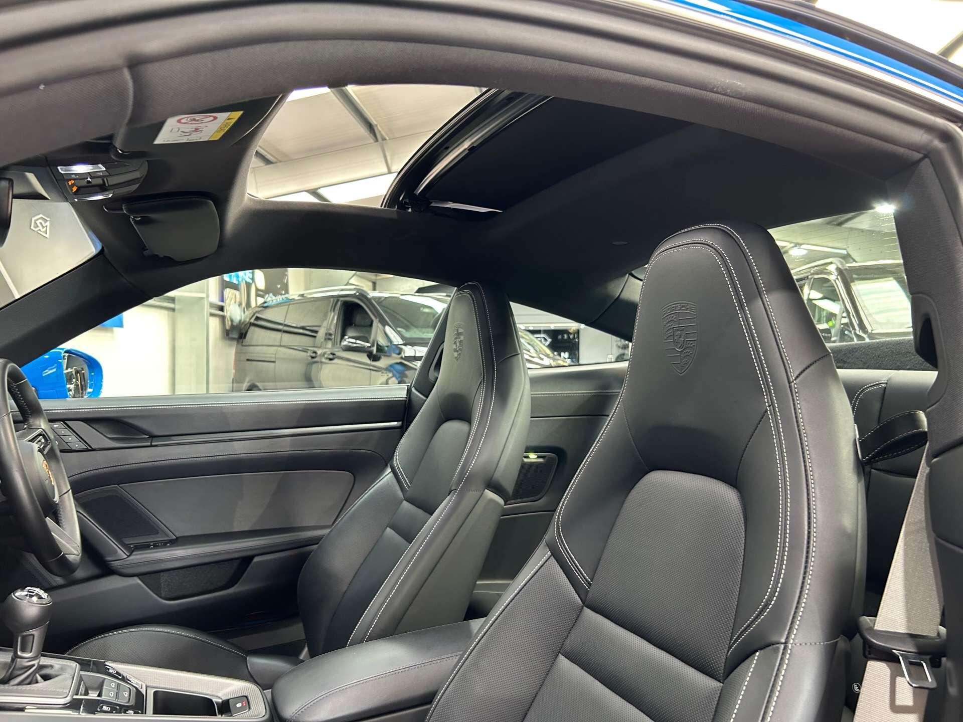 Porsche 911 view 46