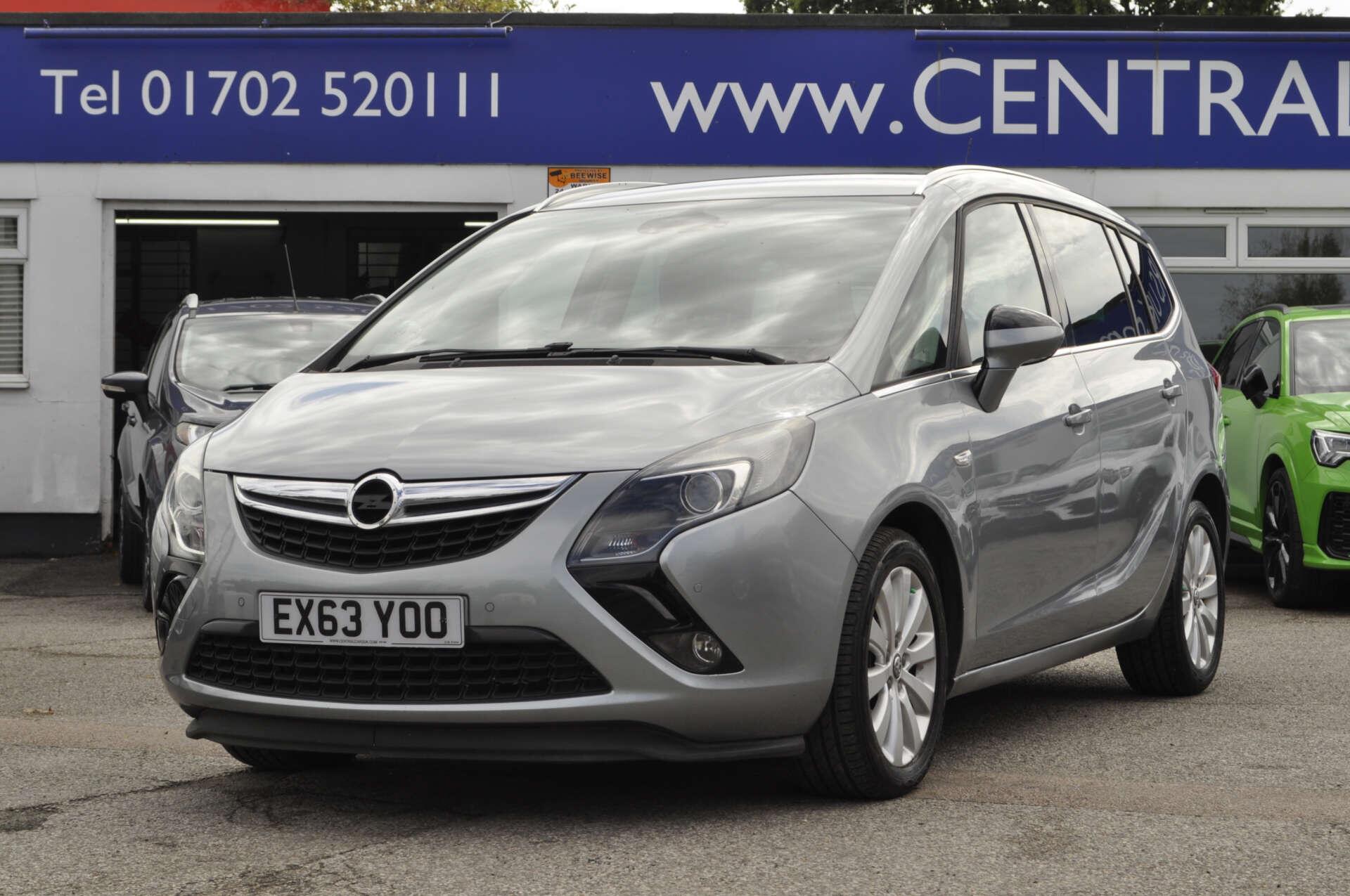 Vauxhall Zafira Tourer view 4