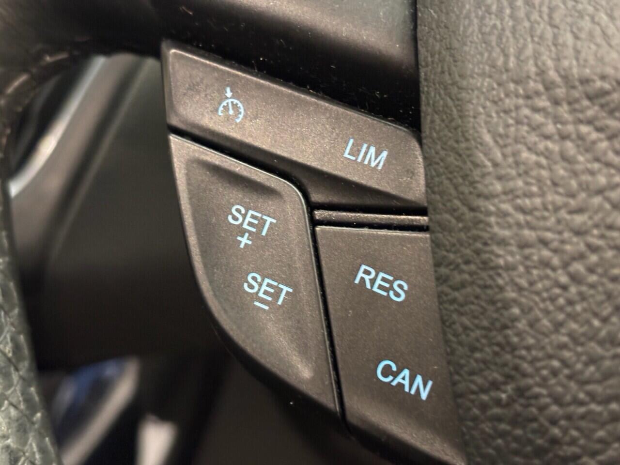 Ford Focus view 39