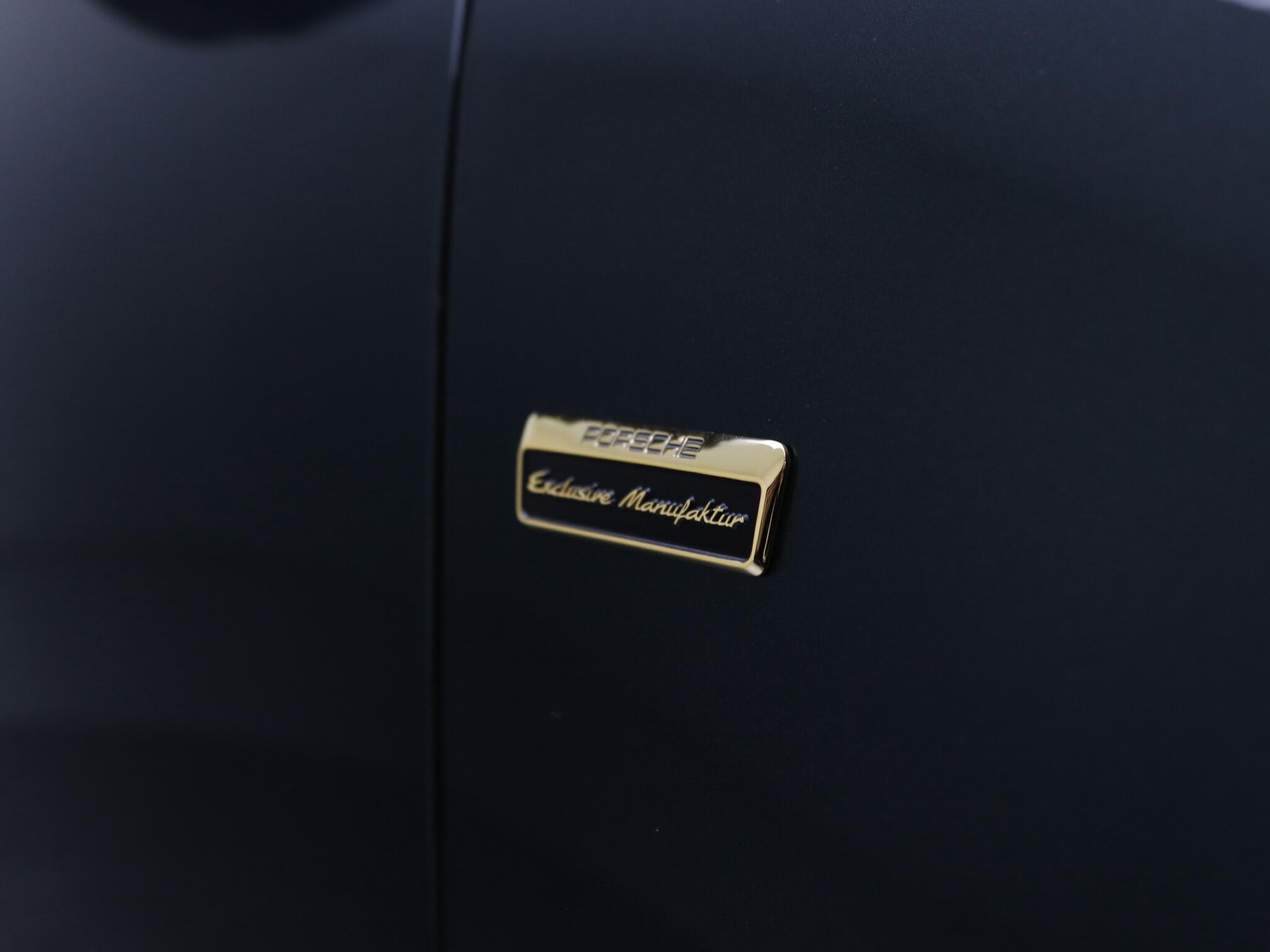 Porsche 911 view 28