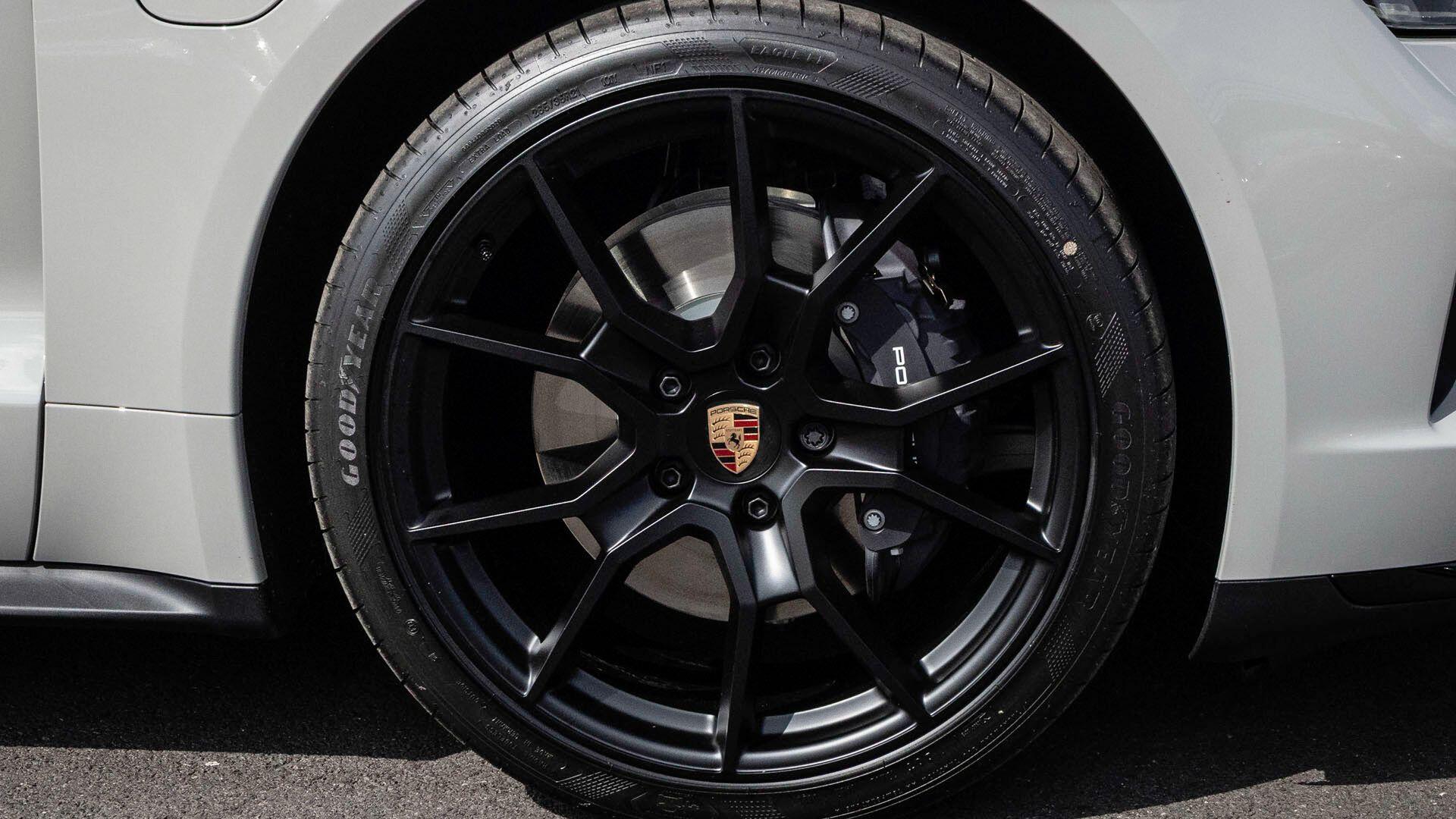 Porsche Taycan view 22