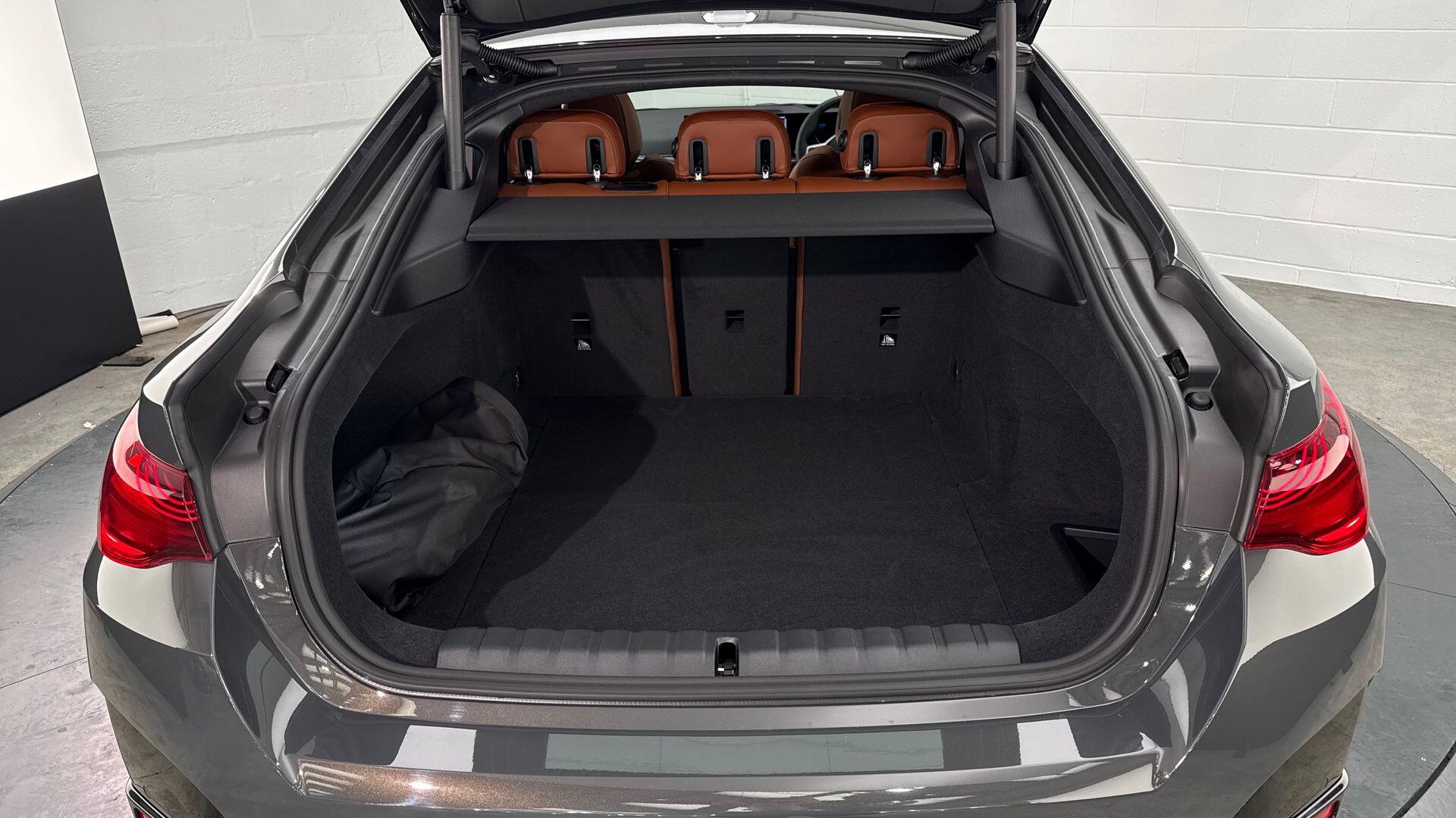BMW I4 view 13