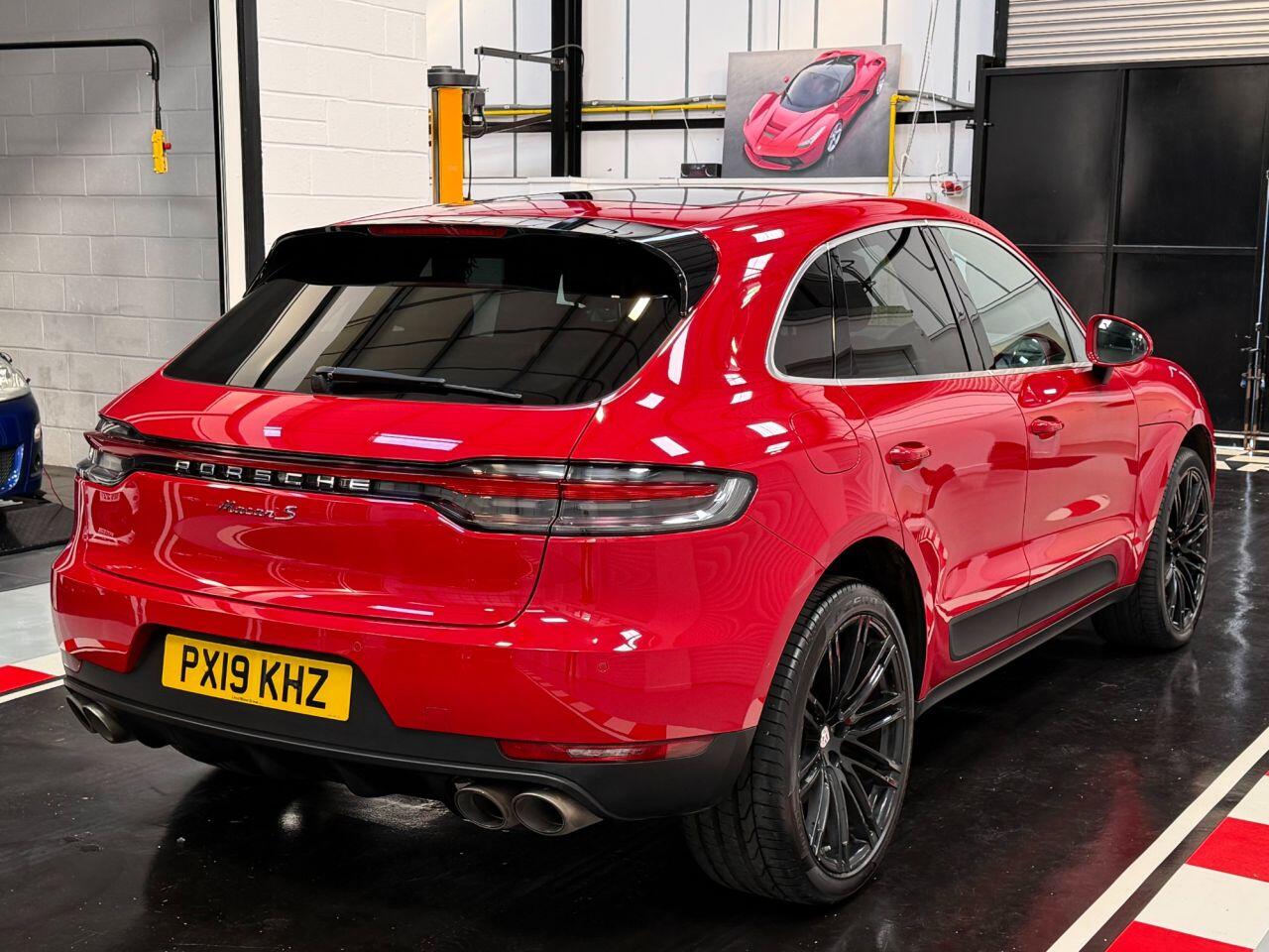 Porsche Macan view 10