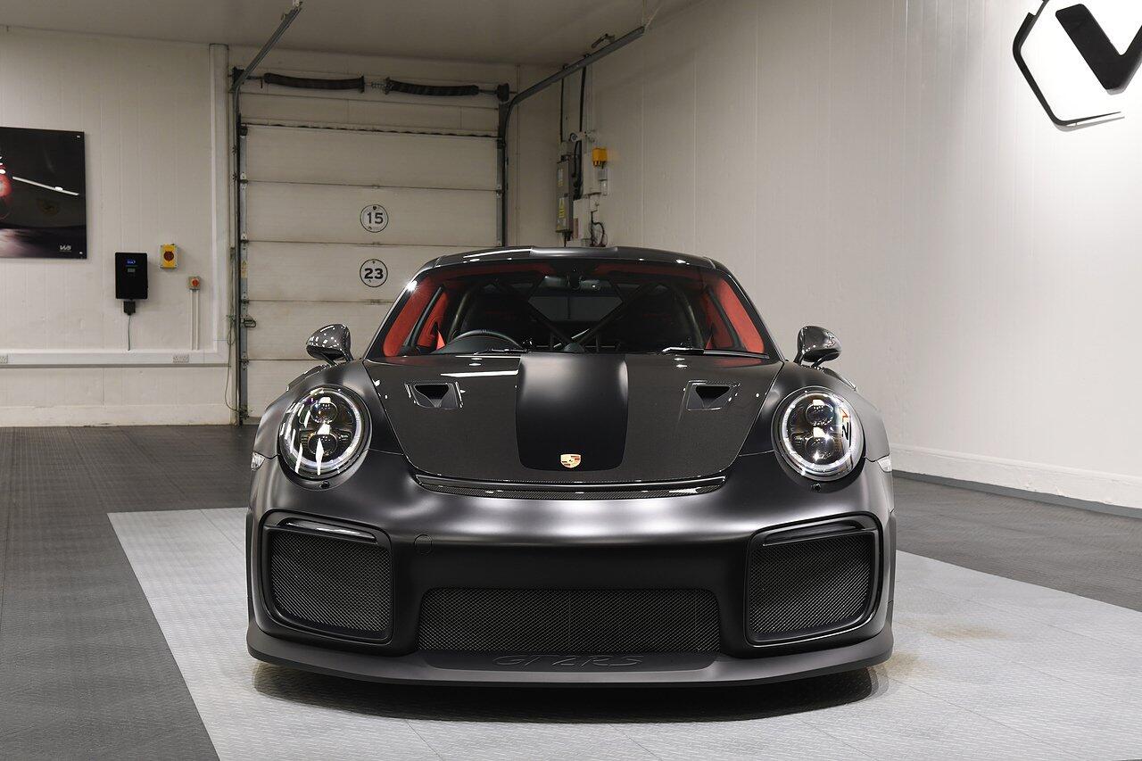 Porsche 911 view 35