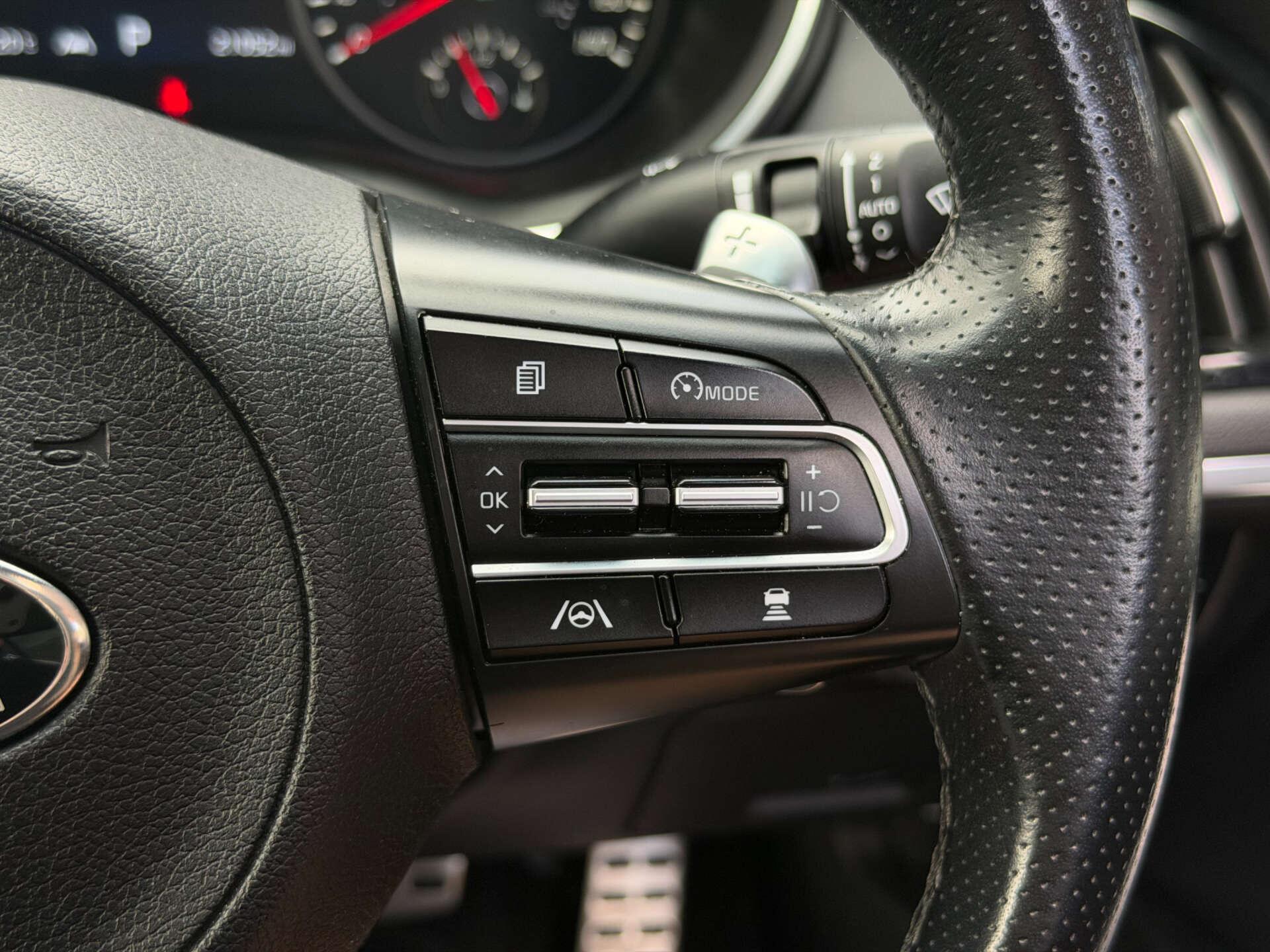 Kia Stinger view 34