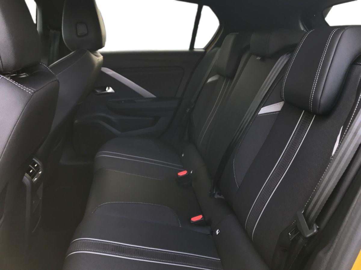 Vauxhall Astra view 7