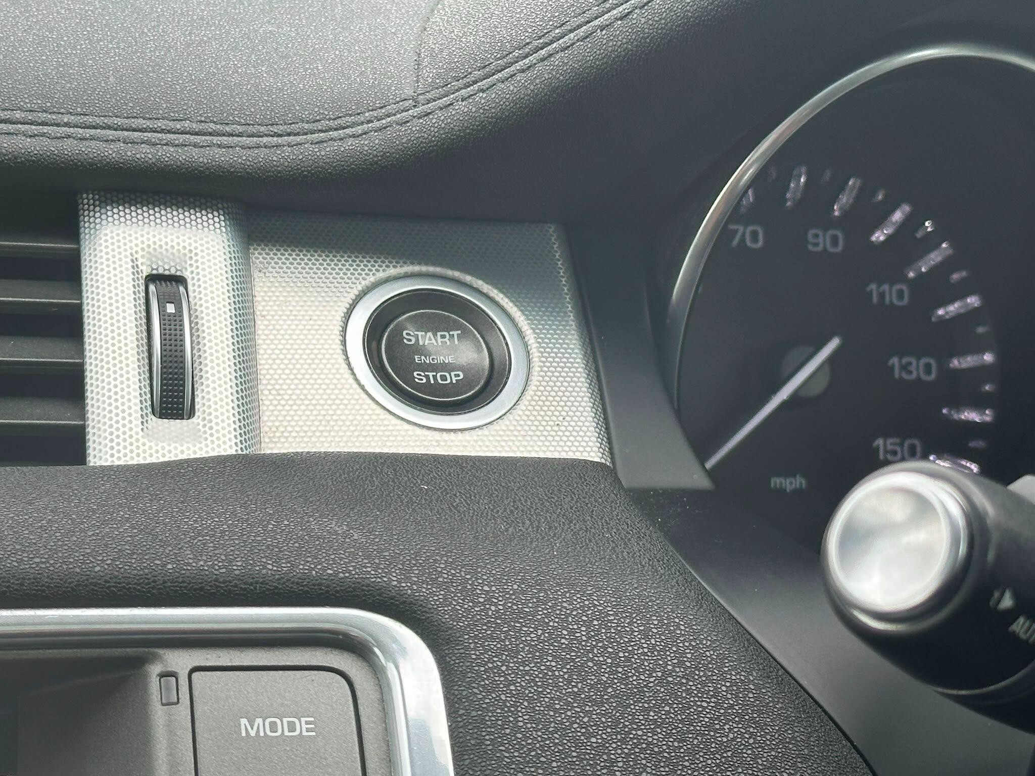 Land Rover Range Rover Evoque view 26