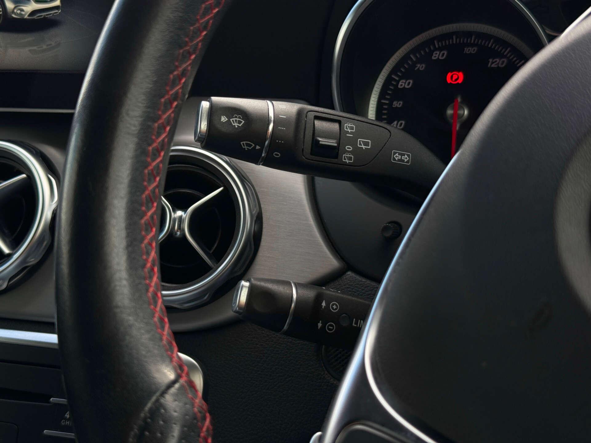 Mercedes-Benz Gla view 32