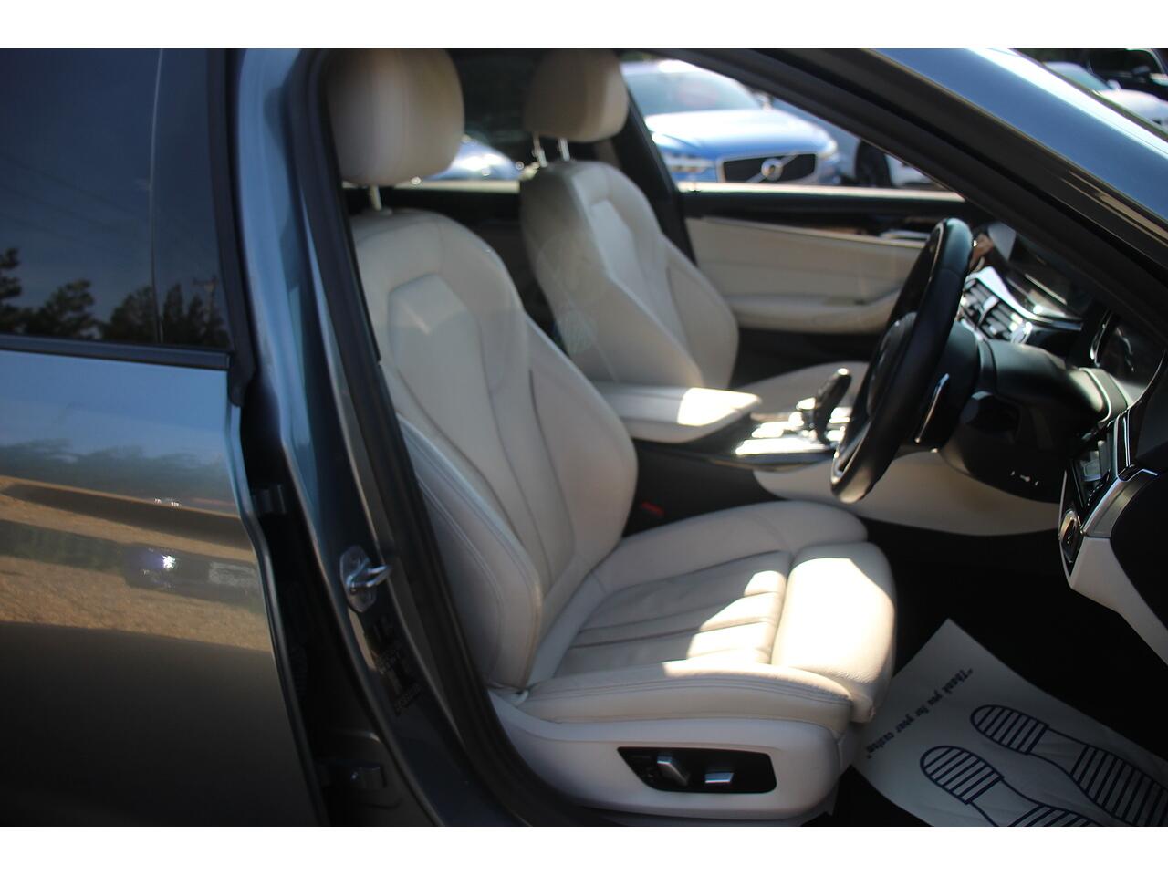 BMW 5 Series view 15