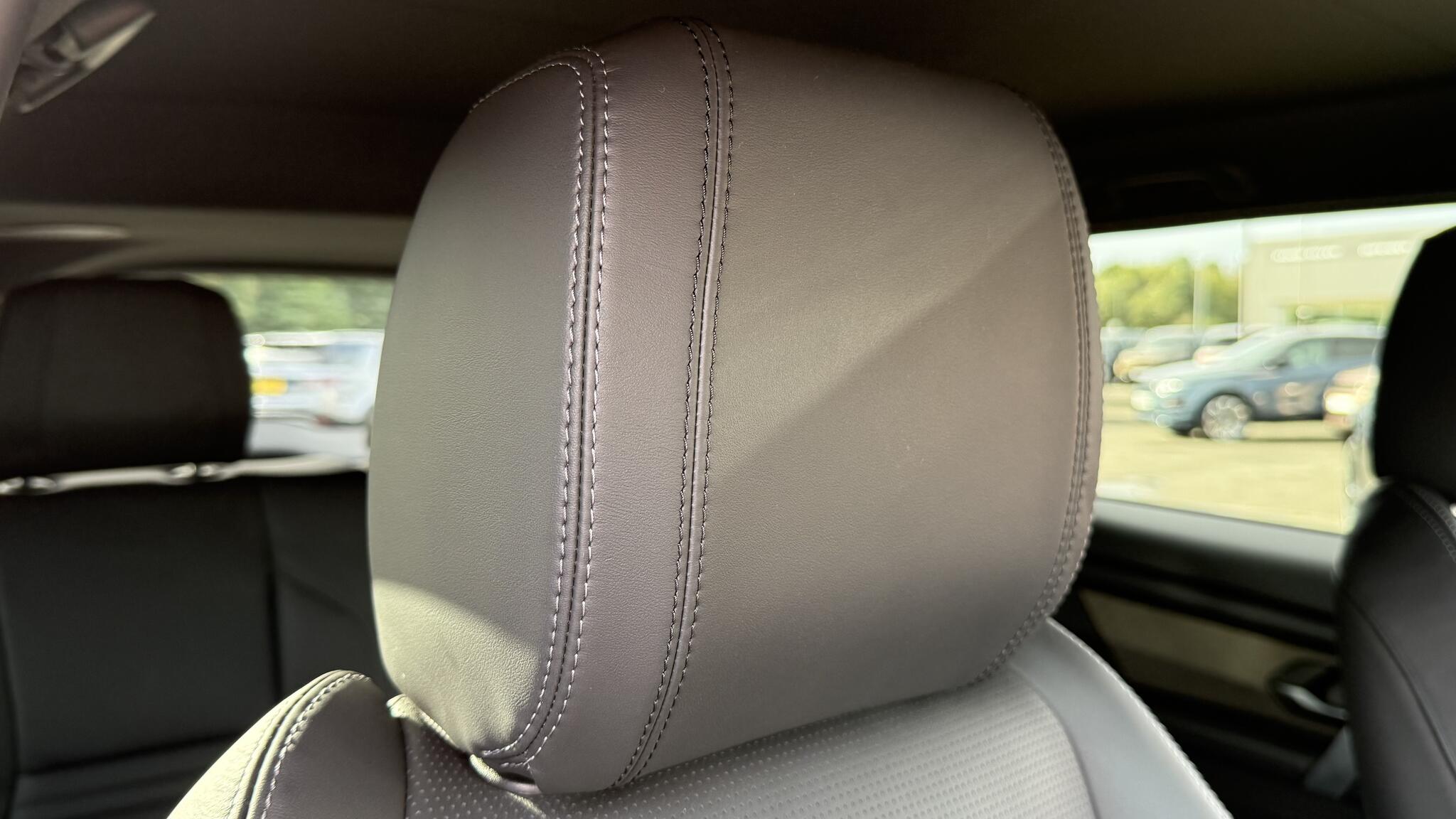 Land Rover Discovery Sport view 56