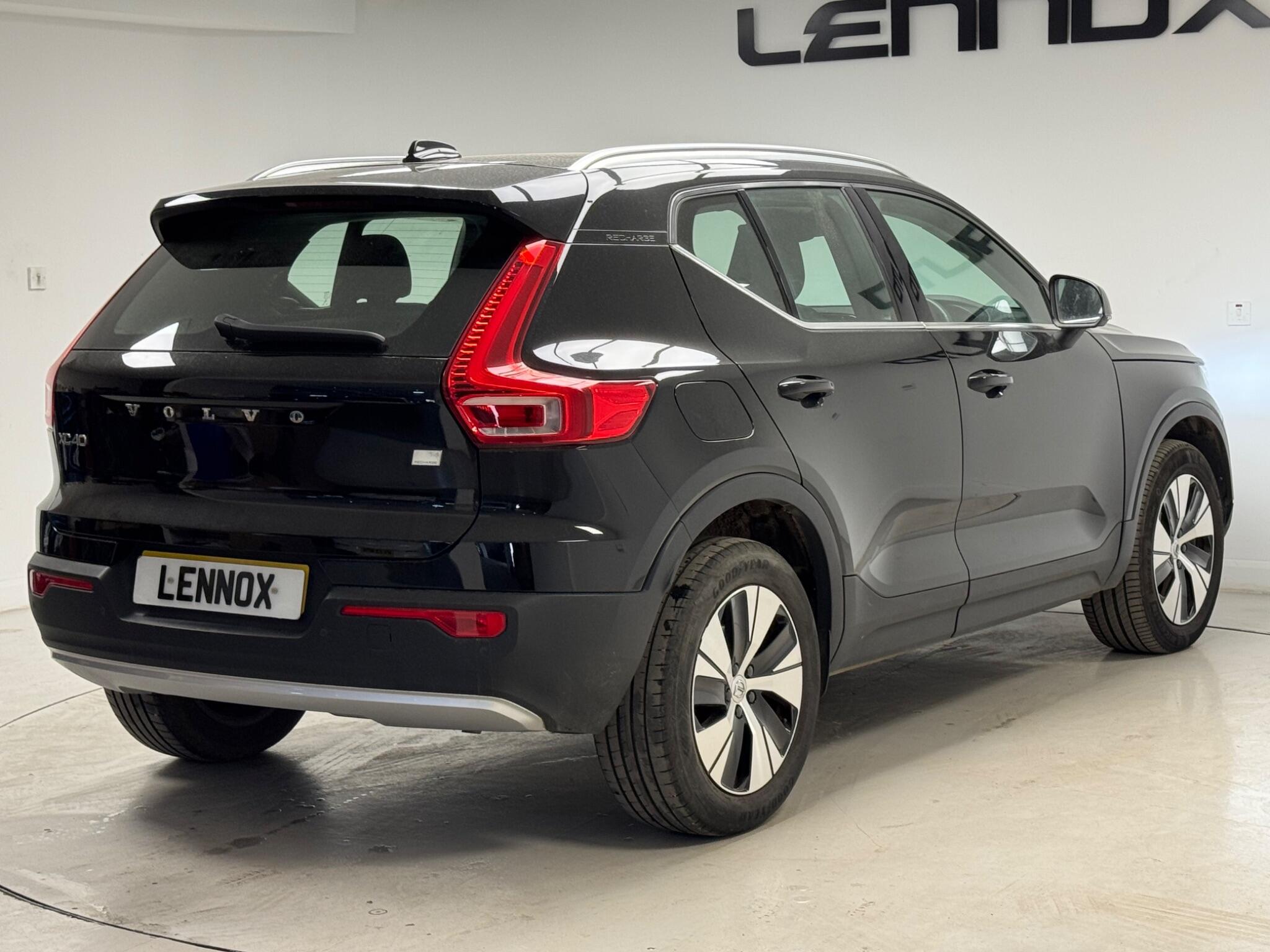 Volvo XC40 view 5