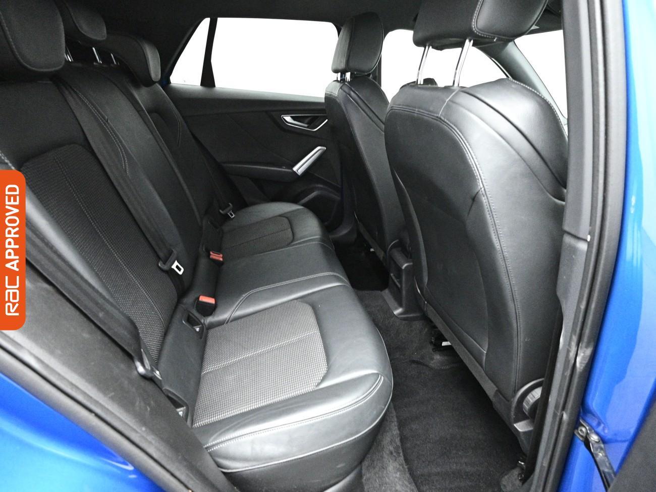 Audi Q2 view 13