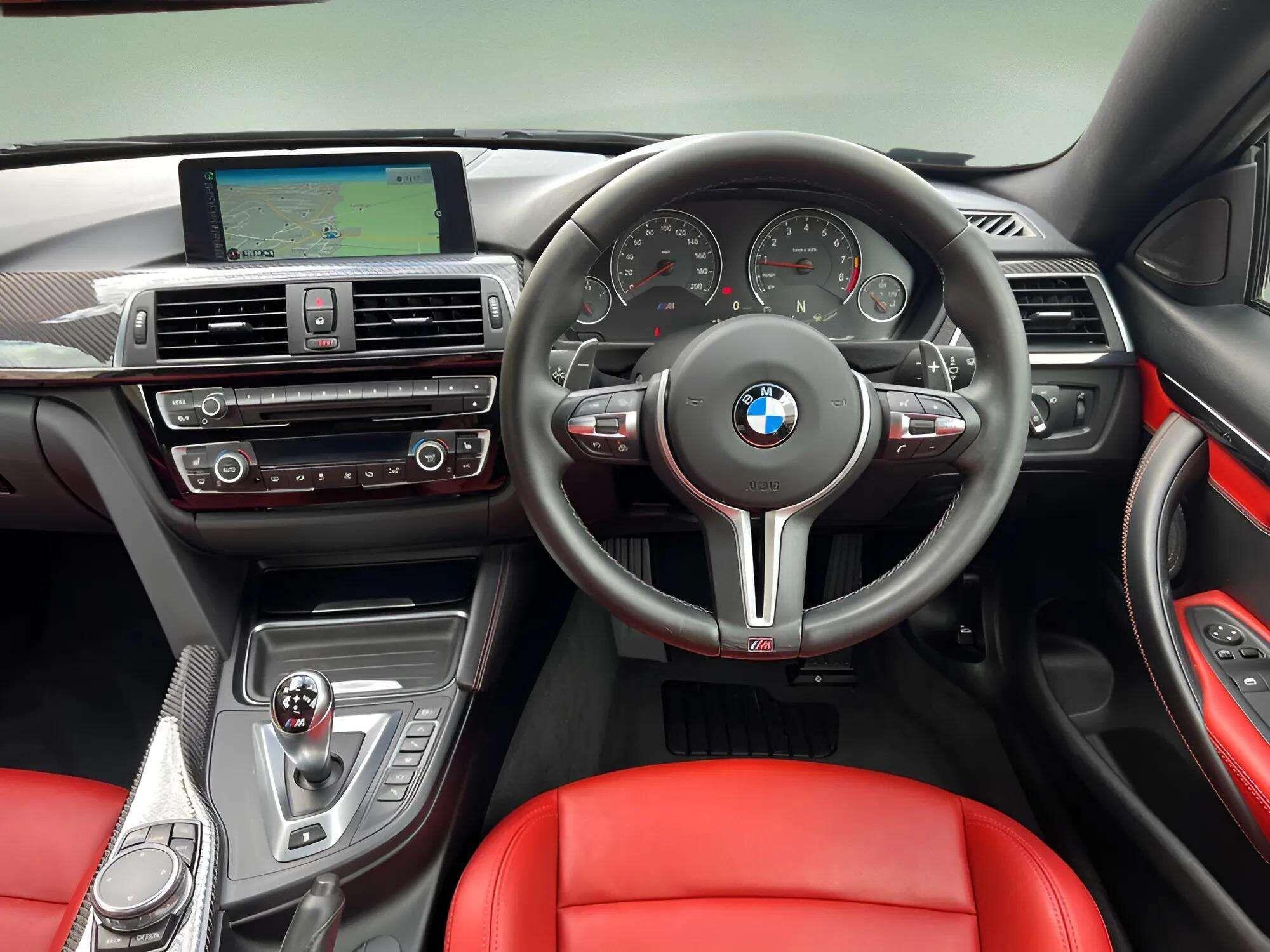 BMW M4 view 16