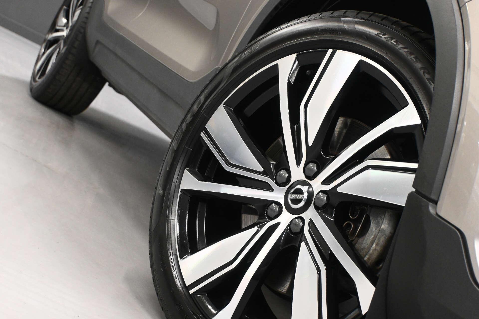 Volvo XC40 view 10