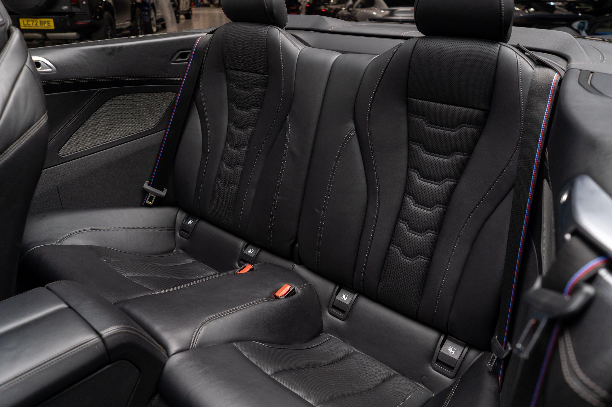 BMW 8 Series view 20