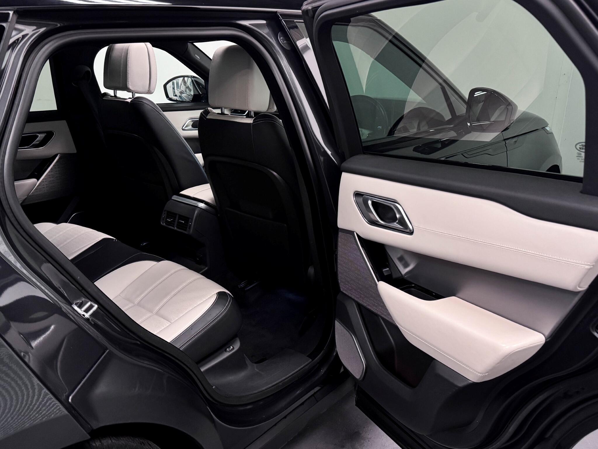 Land Rover Range Rover Velar view 9