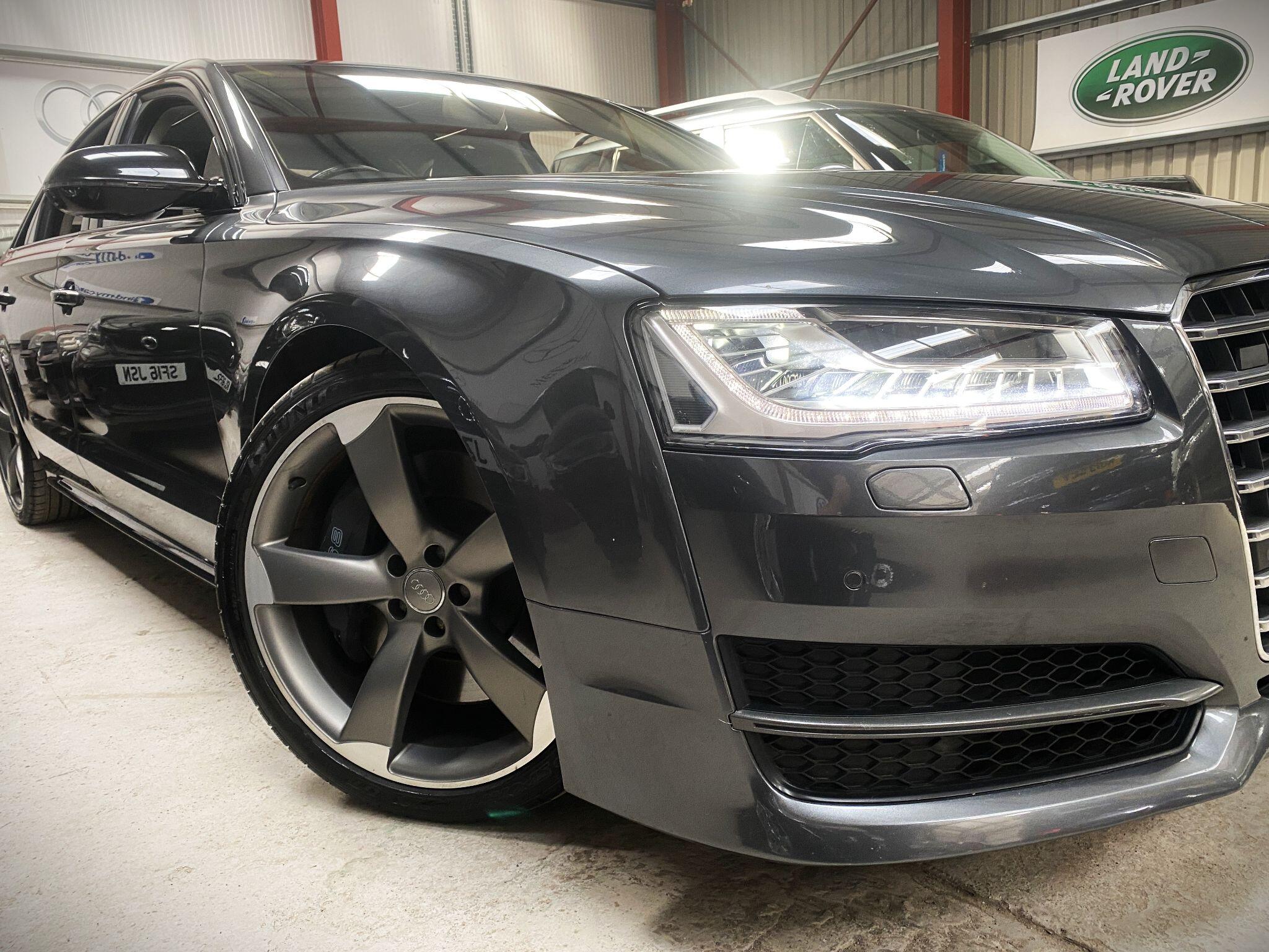 Audi S8 view 20