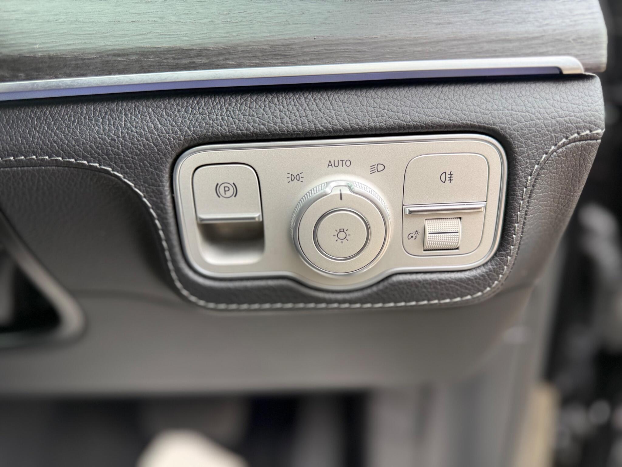 Mercedes-Benz GLE view 26