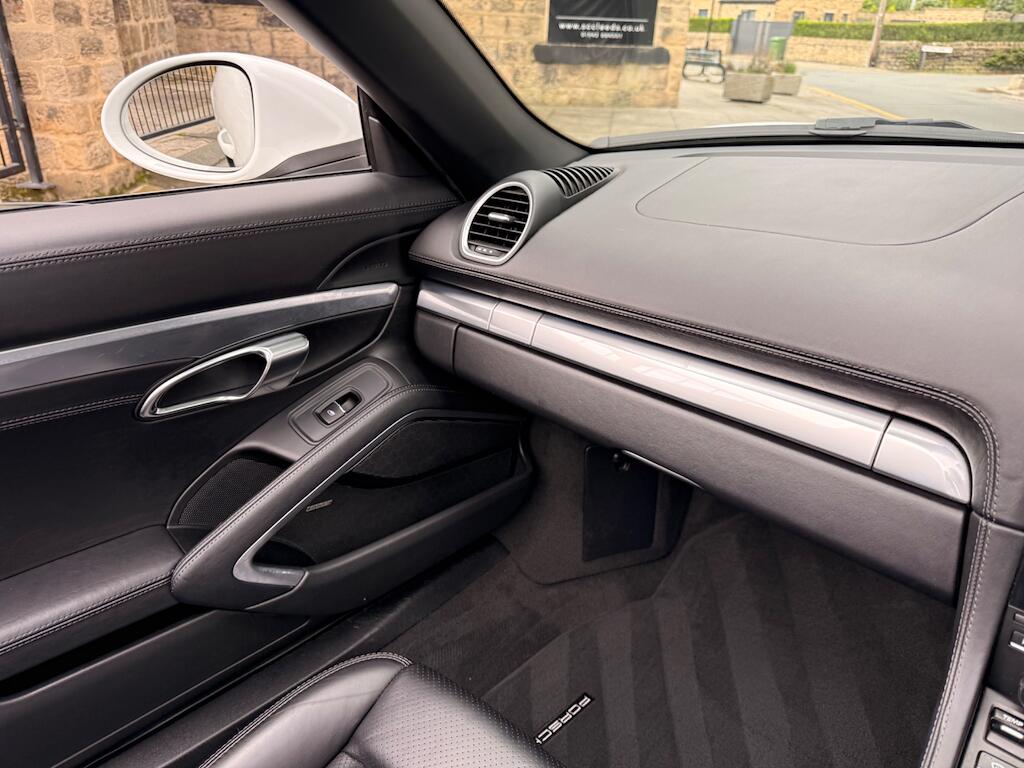 Porsche Boxster view 28