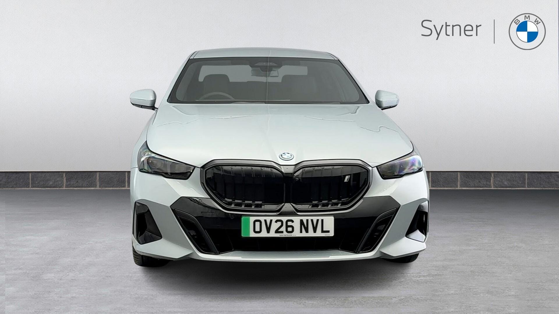 BMW i5 view 16