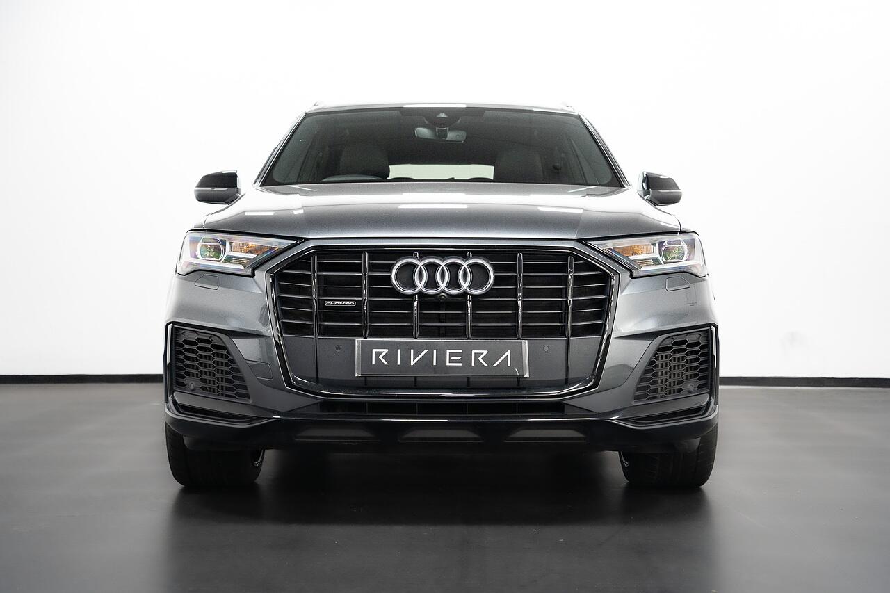 Audi Q7 view 30