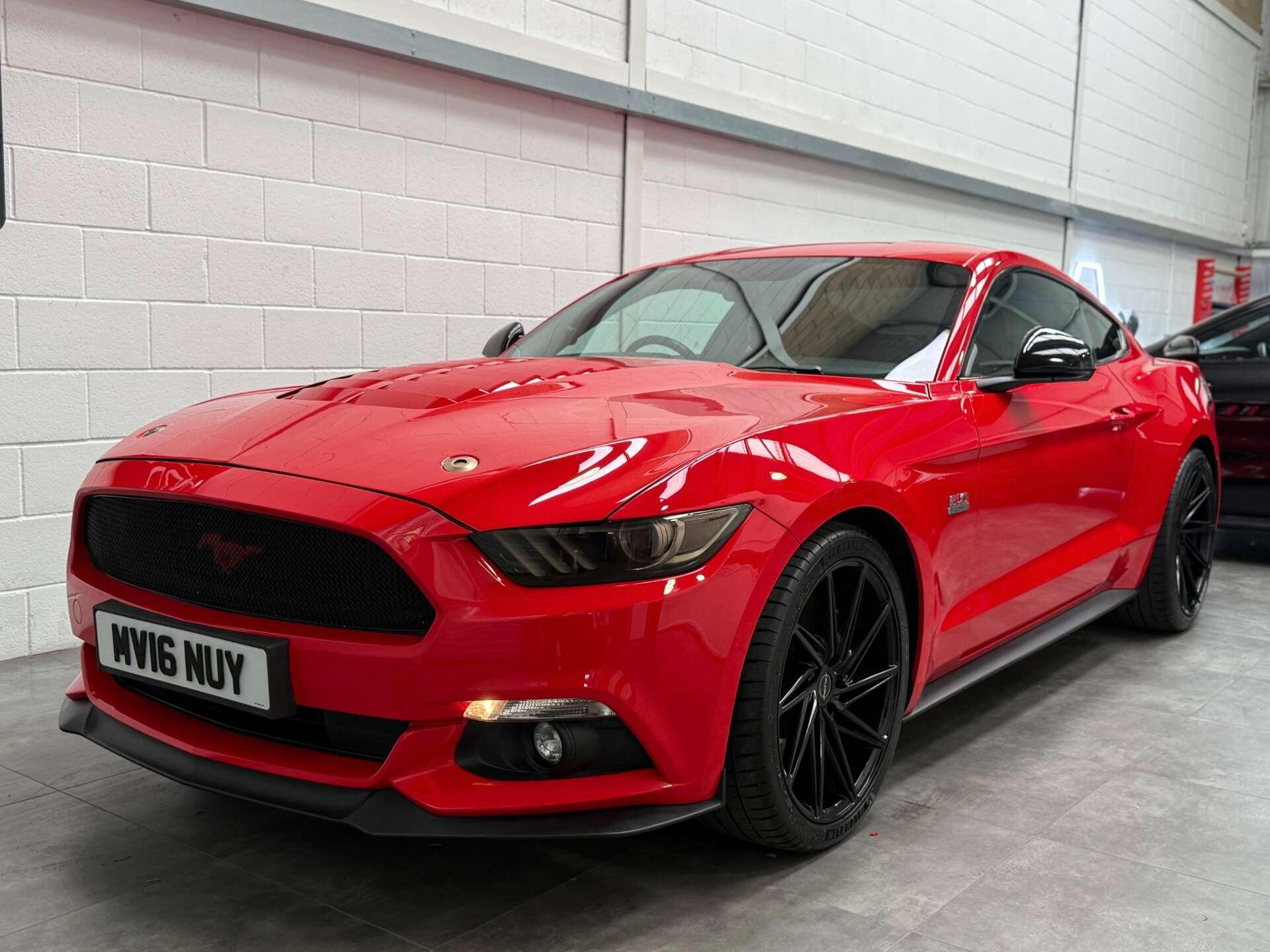 Ford Mustang view 3