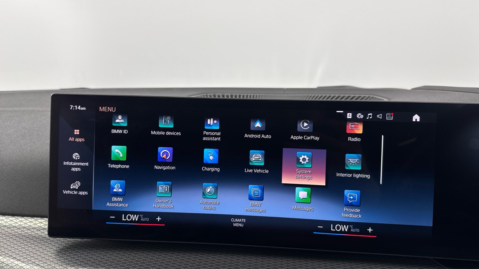 BMW I4 view 30
