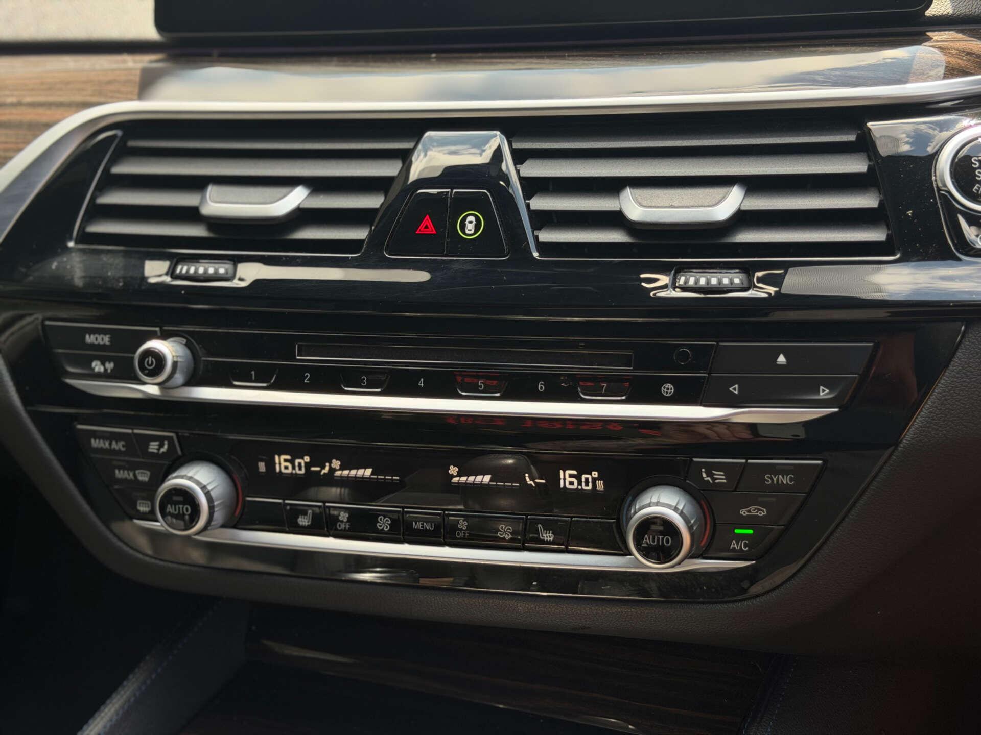BMW 5 Series view 27