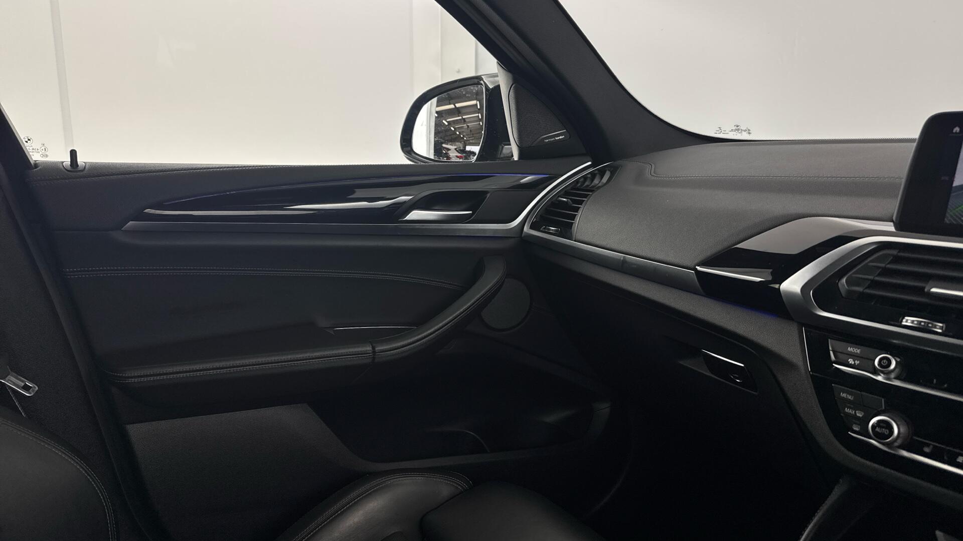 BMW X4 M view 39