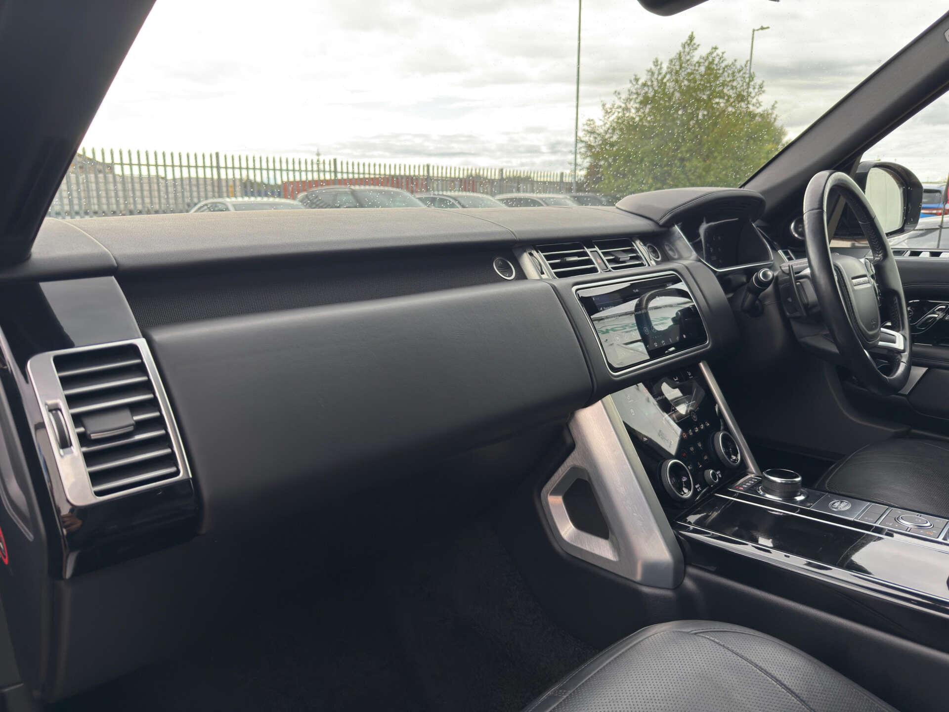 Land Rover Range Rover view 42