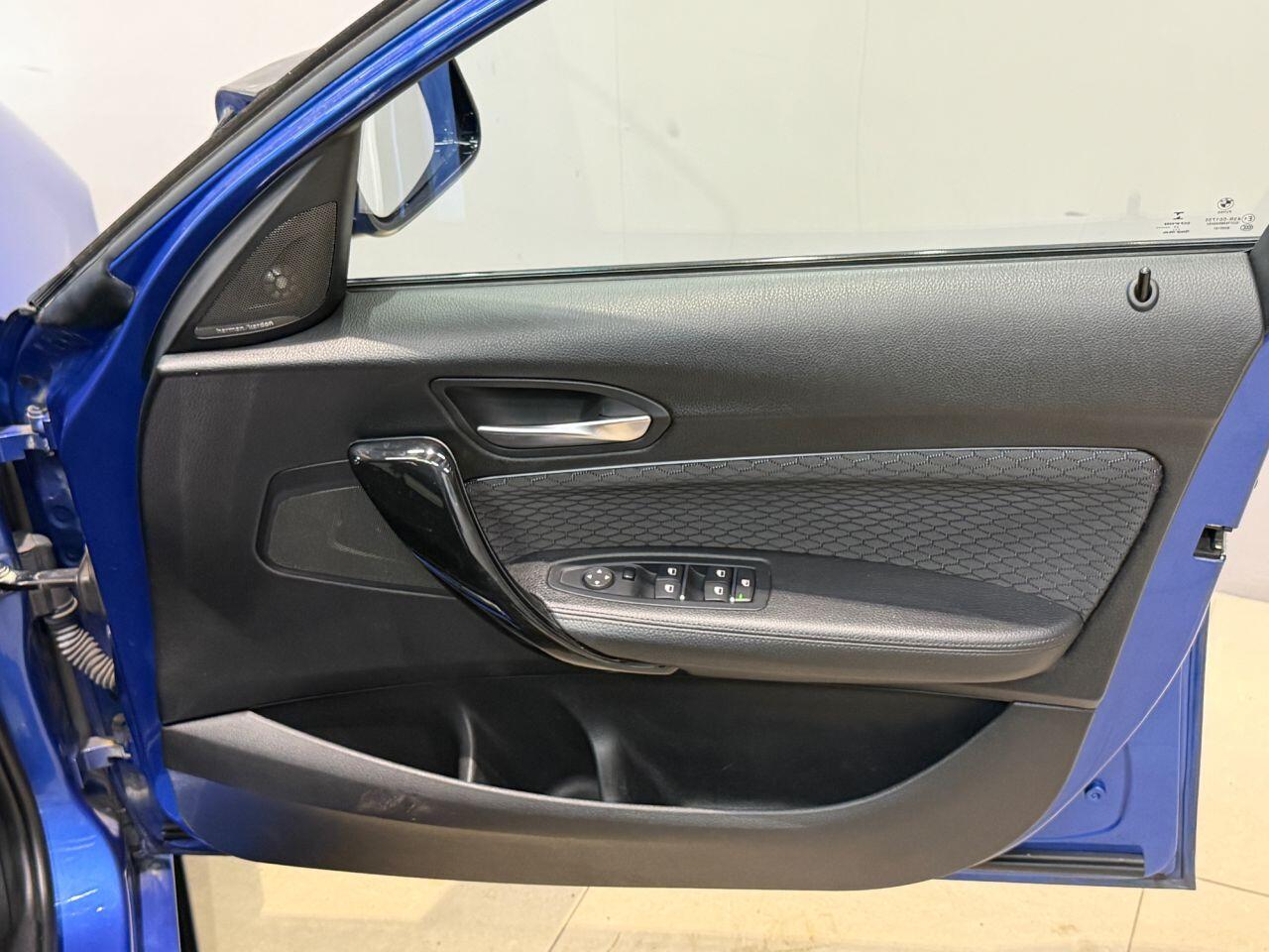 BMW 1 Series view 14