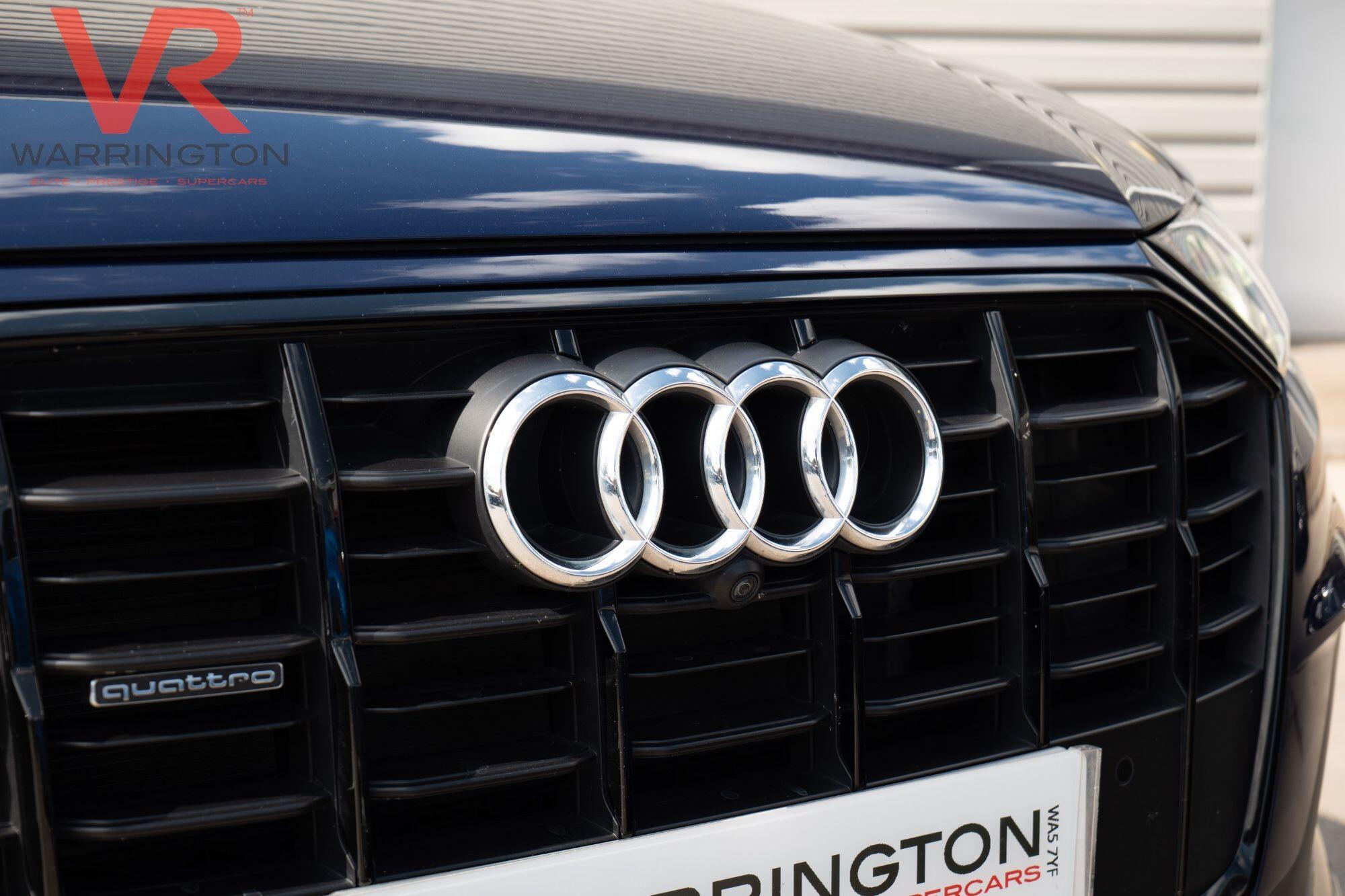 Audi Q7 view 43