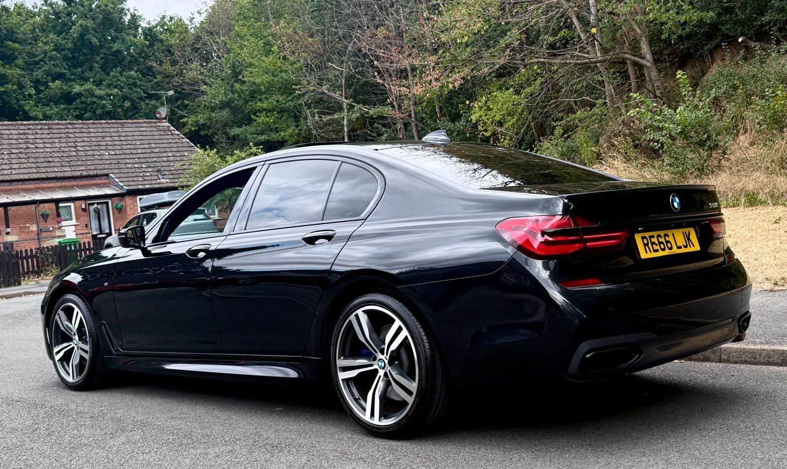 BMW 7 Series view 7