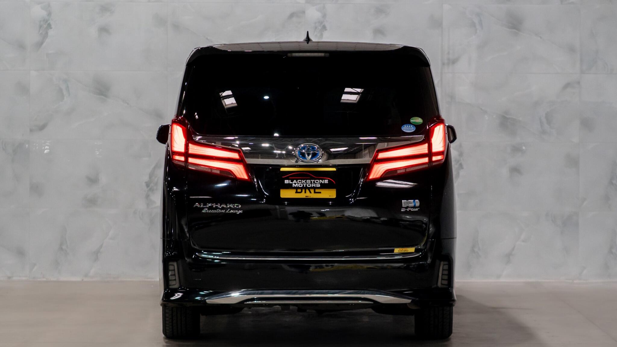 Toyota Alphard view 6