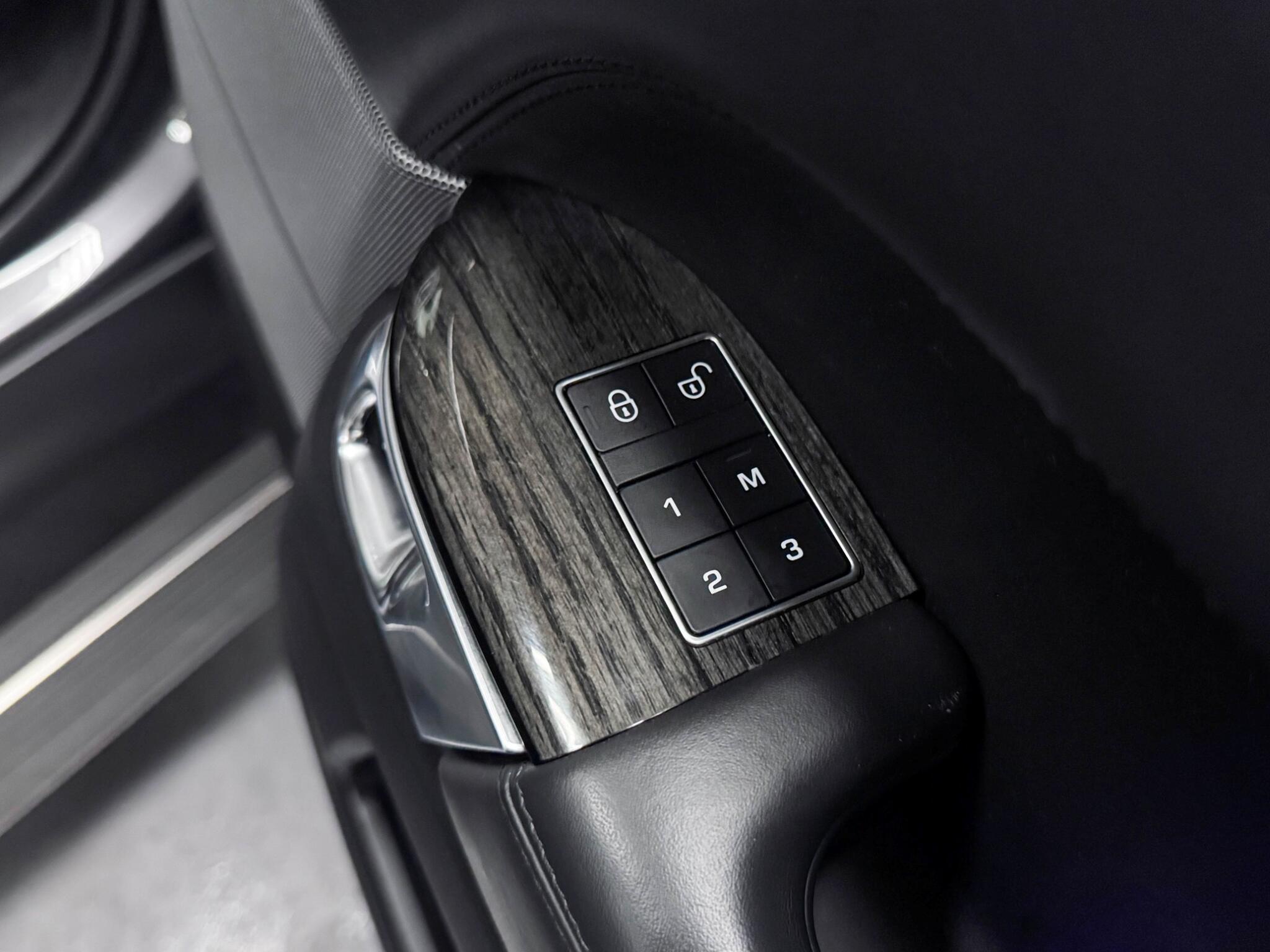 Land Rover Range Rover Sport view 18