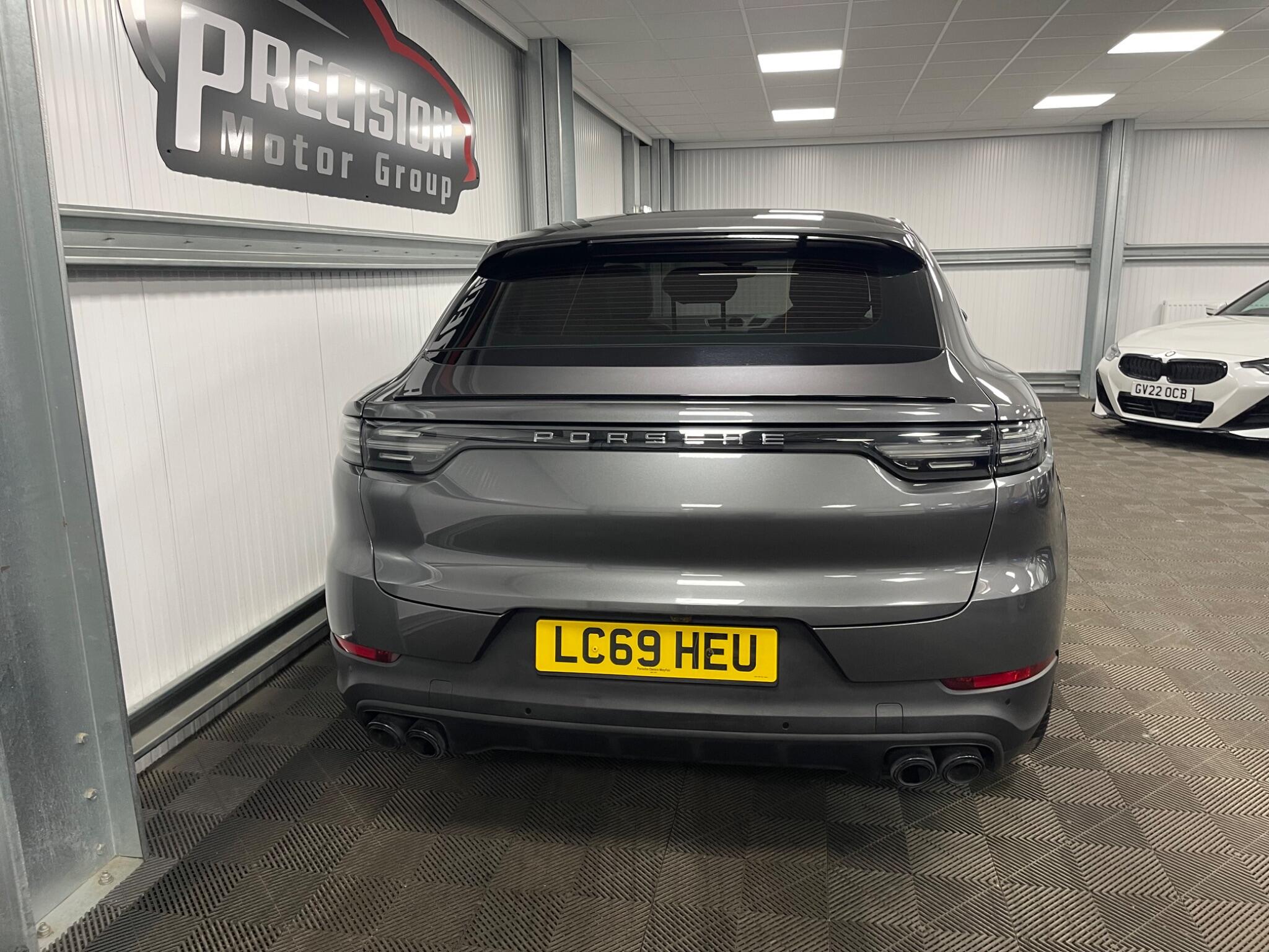 Porsche Cayenne view 24