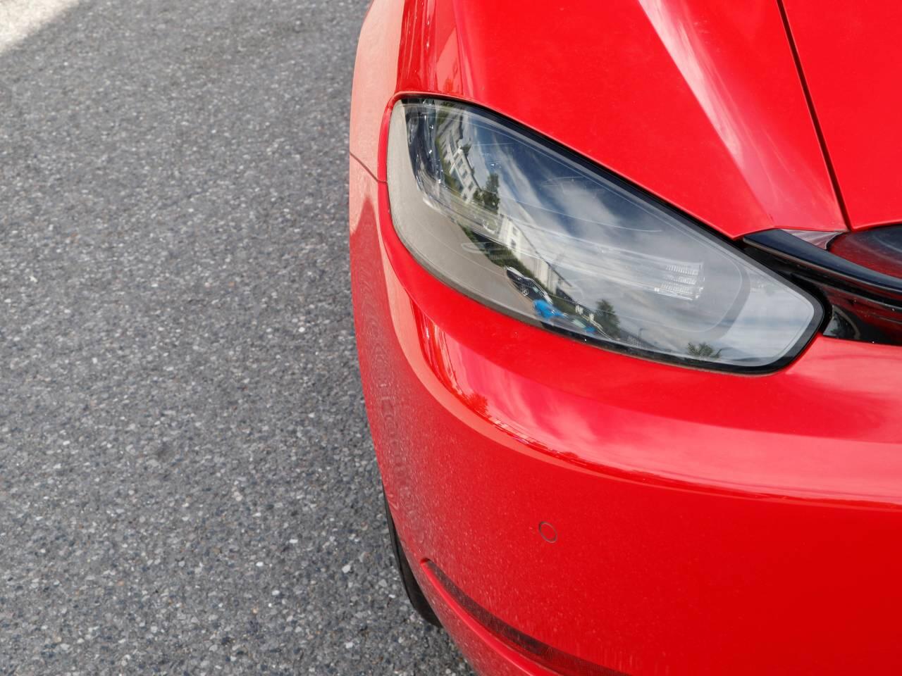 Porsche Cayman view 10