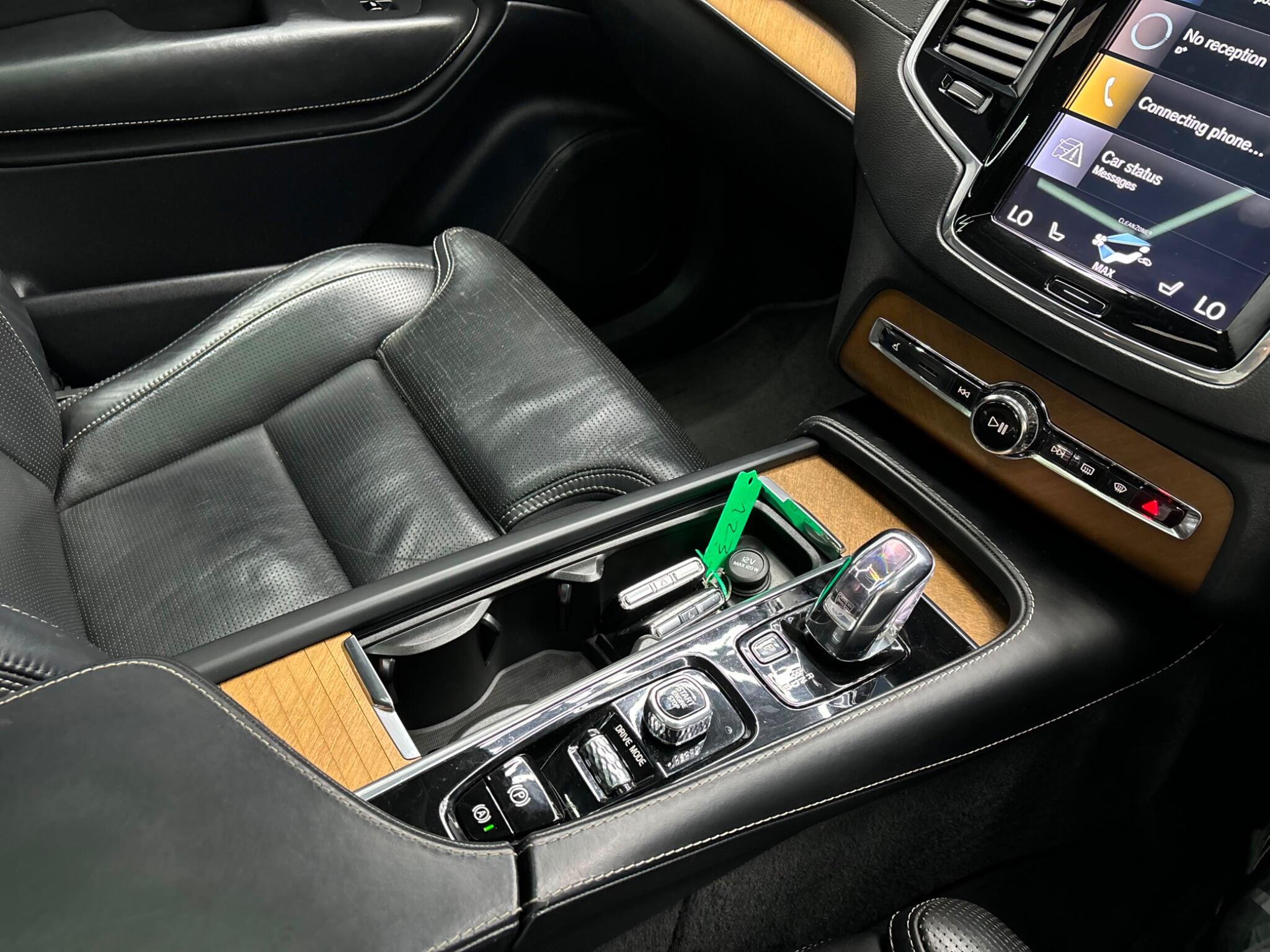 Volvo XC90 view 58
