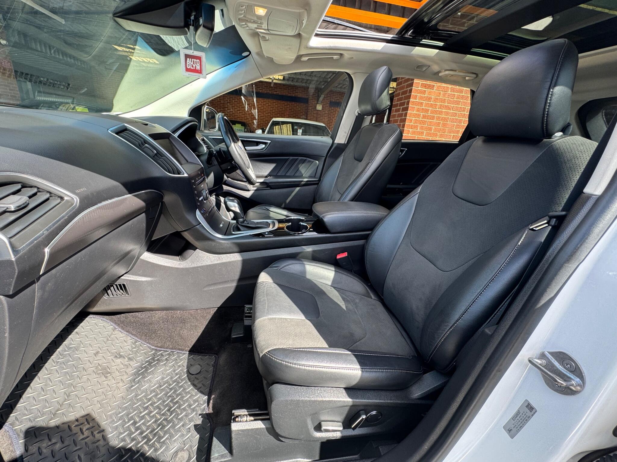 Ford Edge view 9