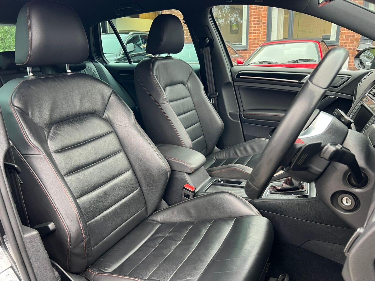 Volkswagen Golf view 16