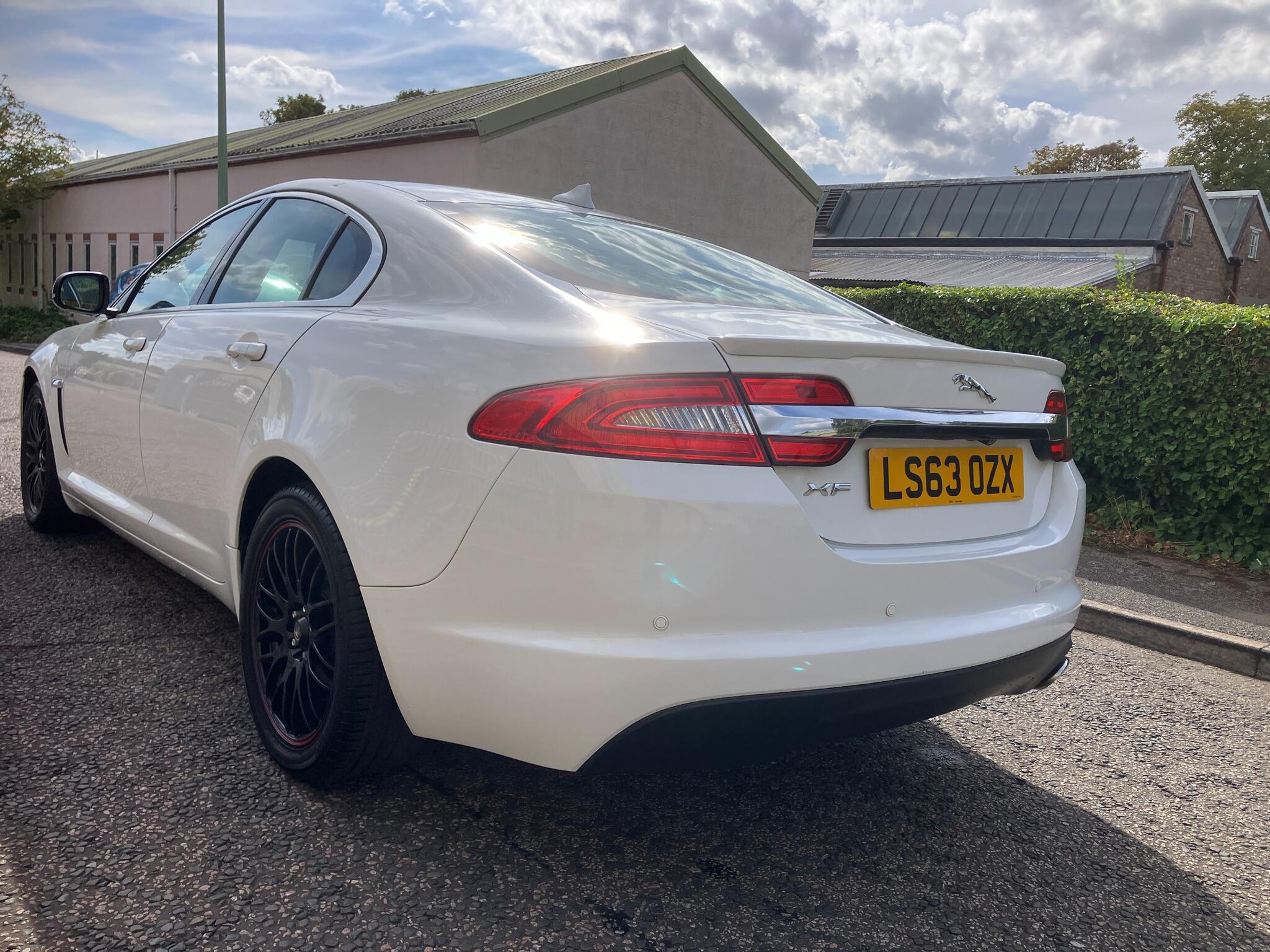 Jaguar XF view 5