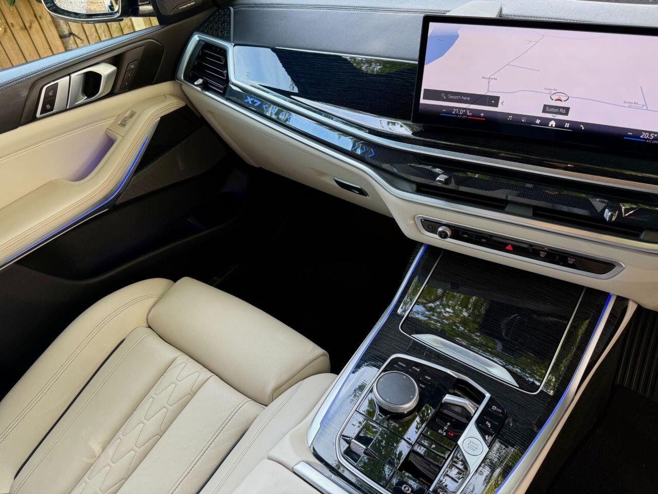 BMW X7 view 32