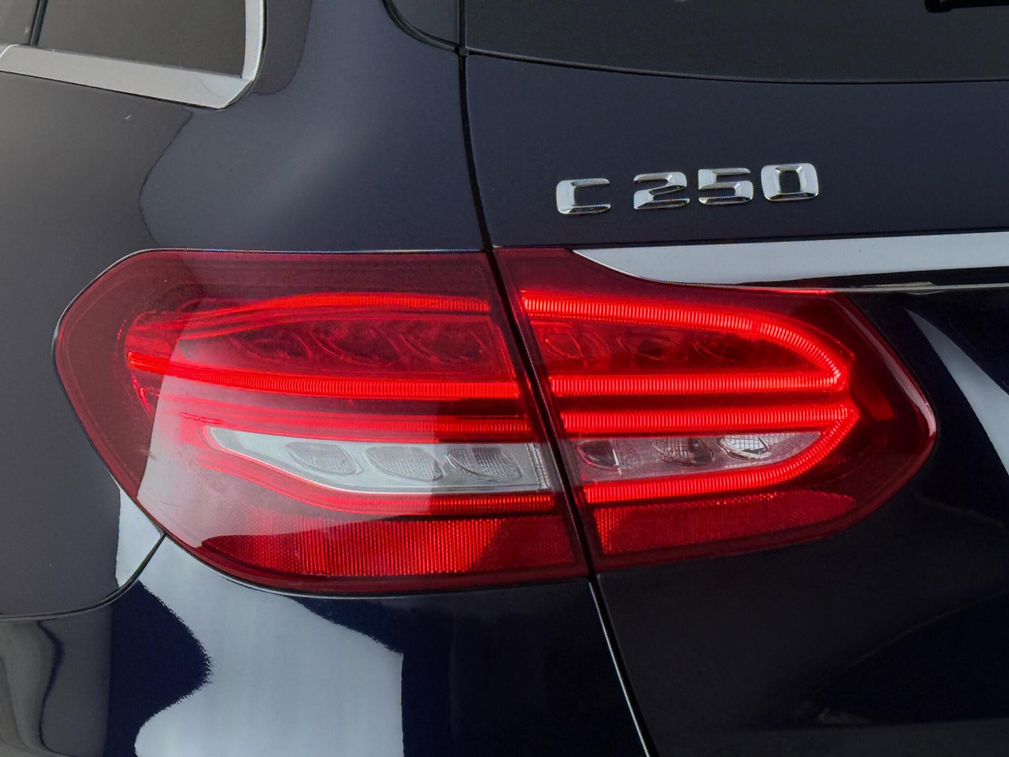 Mercedes-Benz C-Class view 6